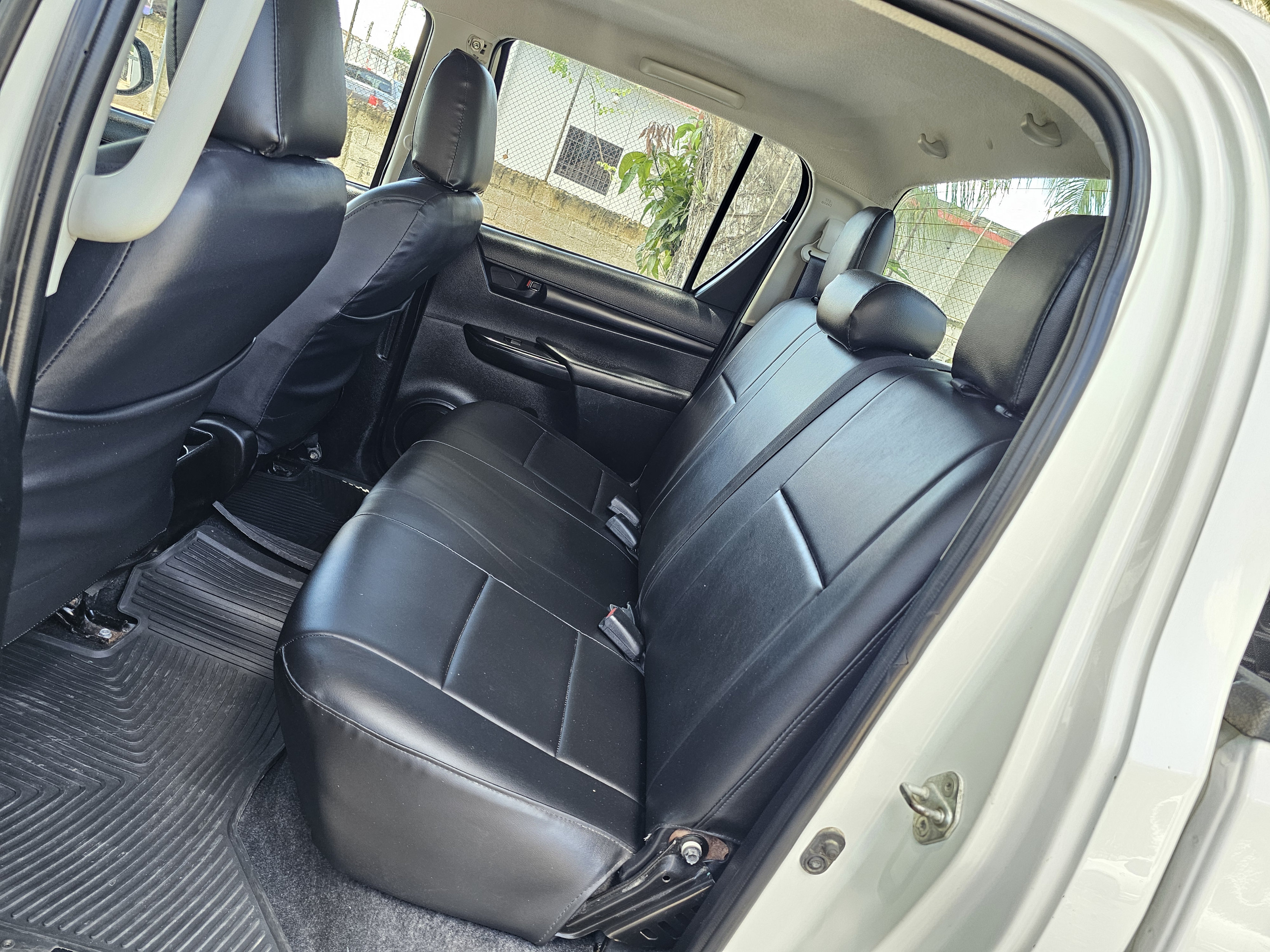 jeepetas y camionetas - Toyota hilux 2020 9
