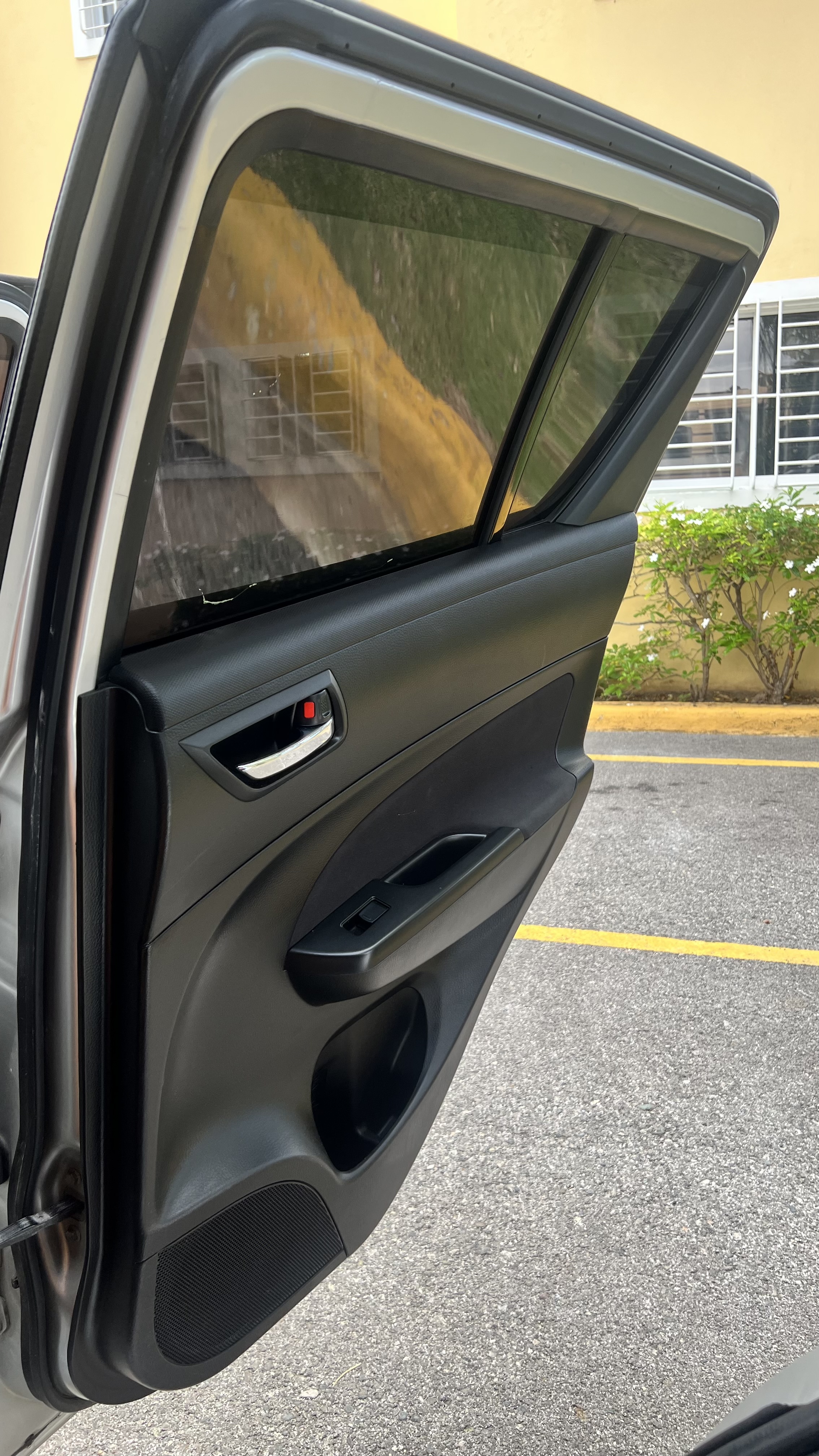 carros - Vehículo Suzuki Swift 2014 3