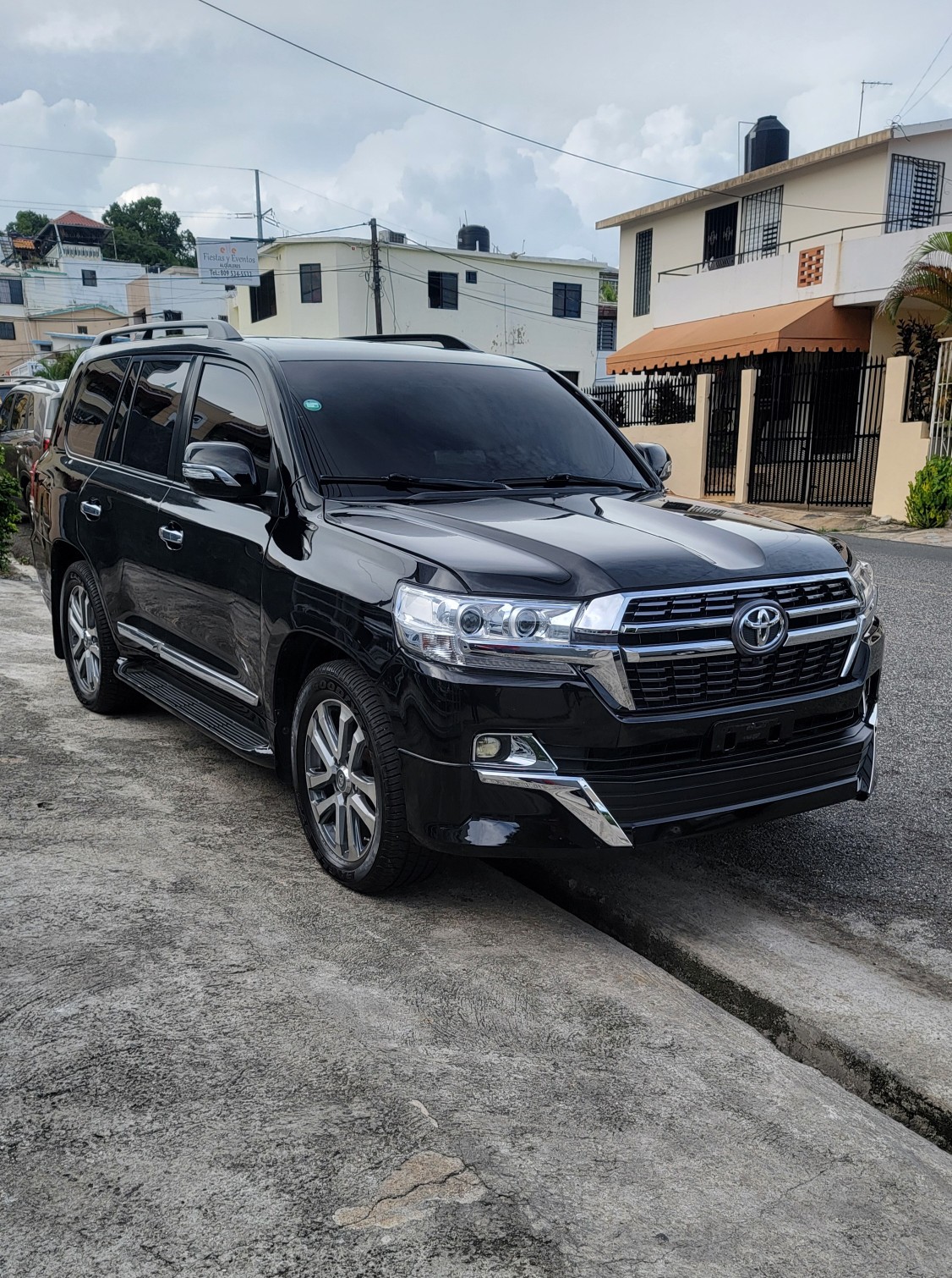 jeepetas y camionetas - LAND CRUISER VX-R 2010 1