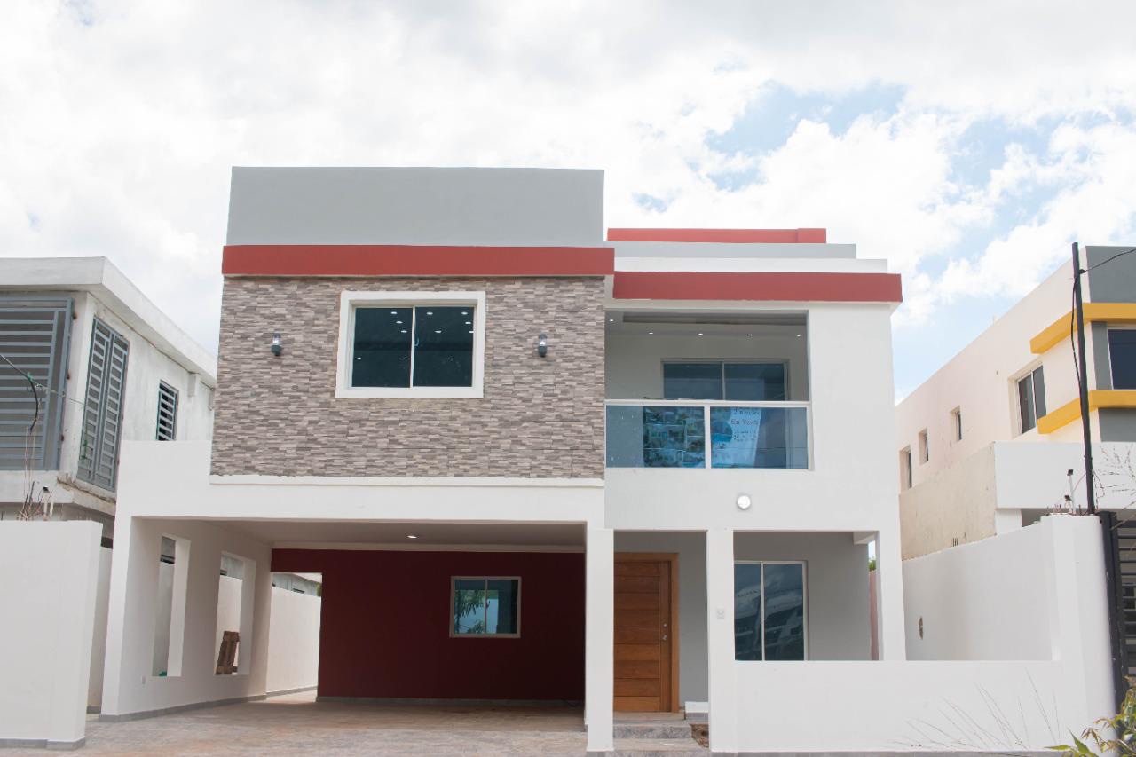 casas - Venta de casa en la autopista de san Isidro Santo Domingo con opcione a piscina 