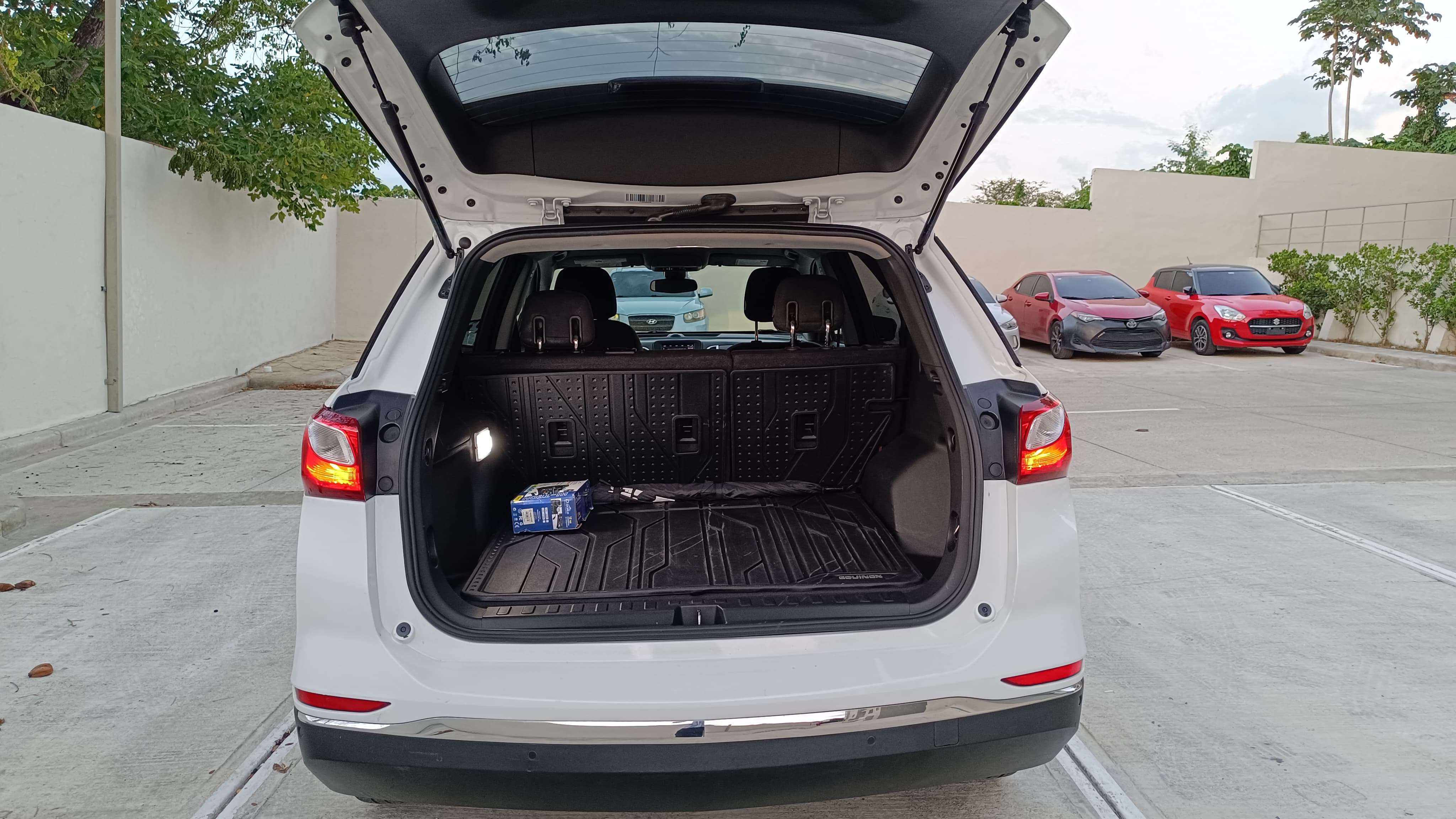 jeepetas y camionetas - CHEVROLET EQUINOX 2020 (COMO NUEVA) 4