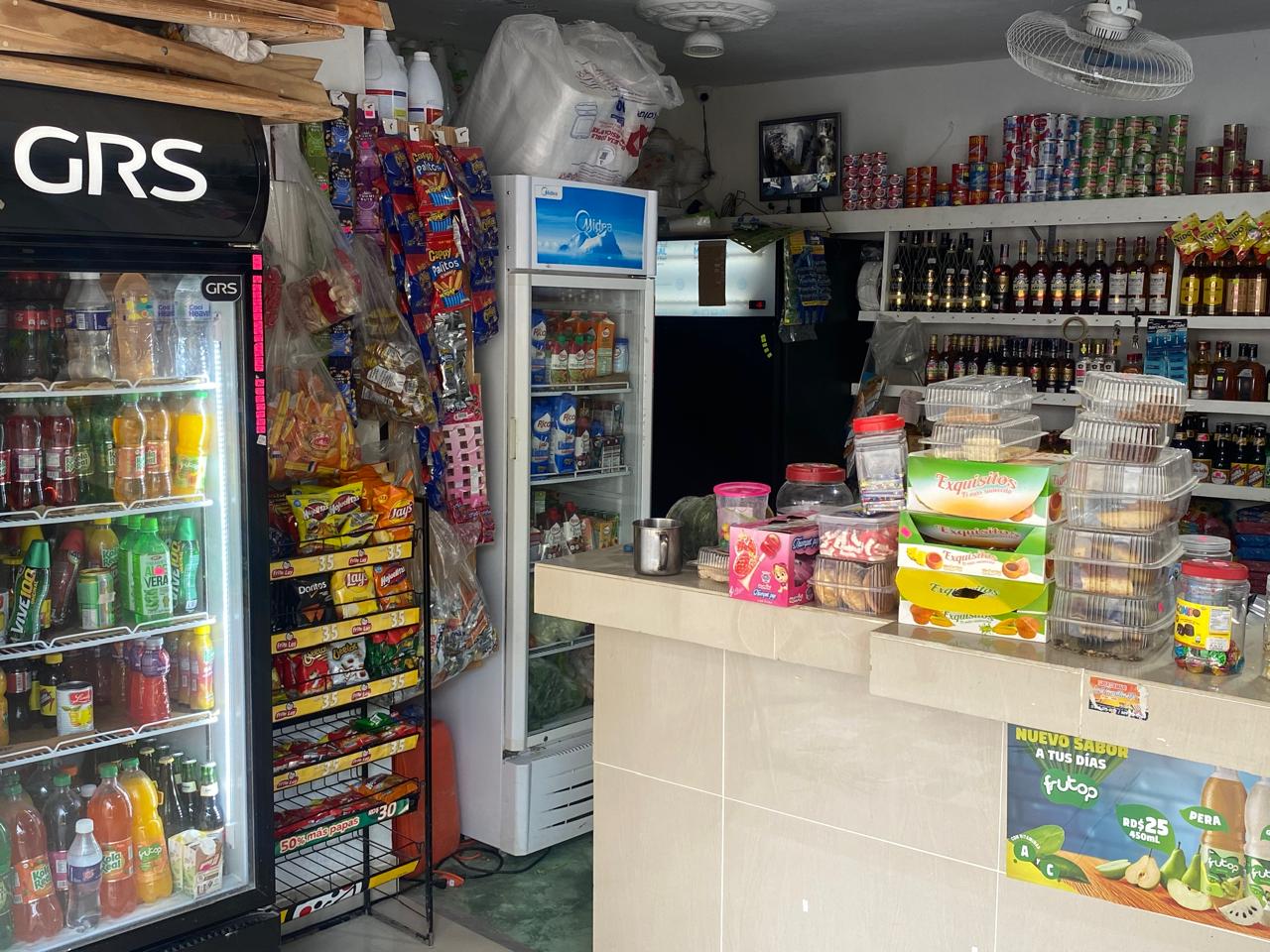 negocios en venta - Vendo colmado, bien ubicado, estructura nueva. 0