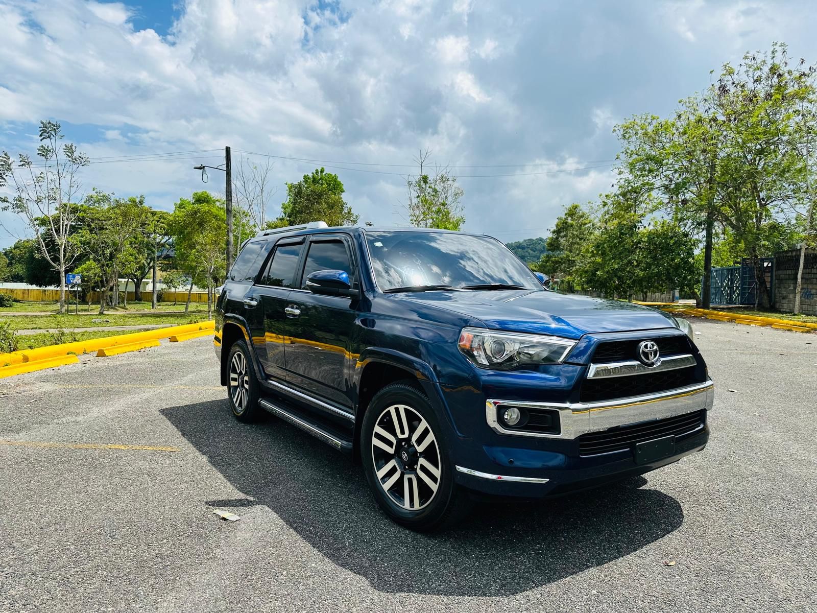 jeepetas y camionetas - Toyota 4Runner limited 2017 0