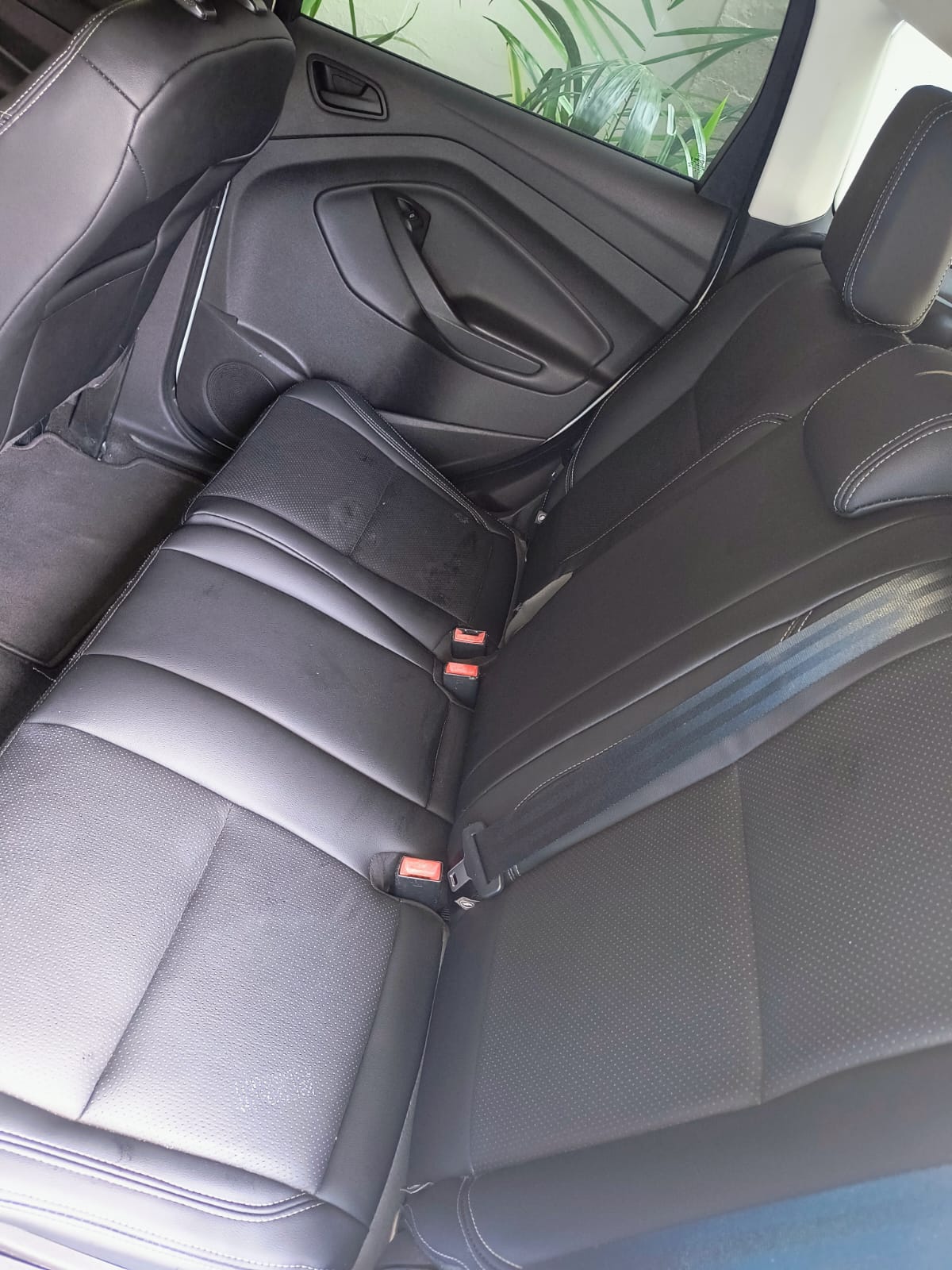 jeepetas y camionetas - Ford Escape 2016 en óptima condiciones 7