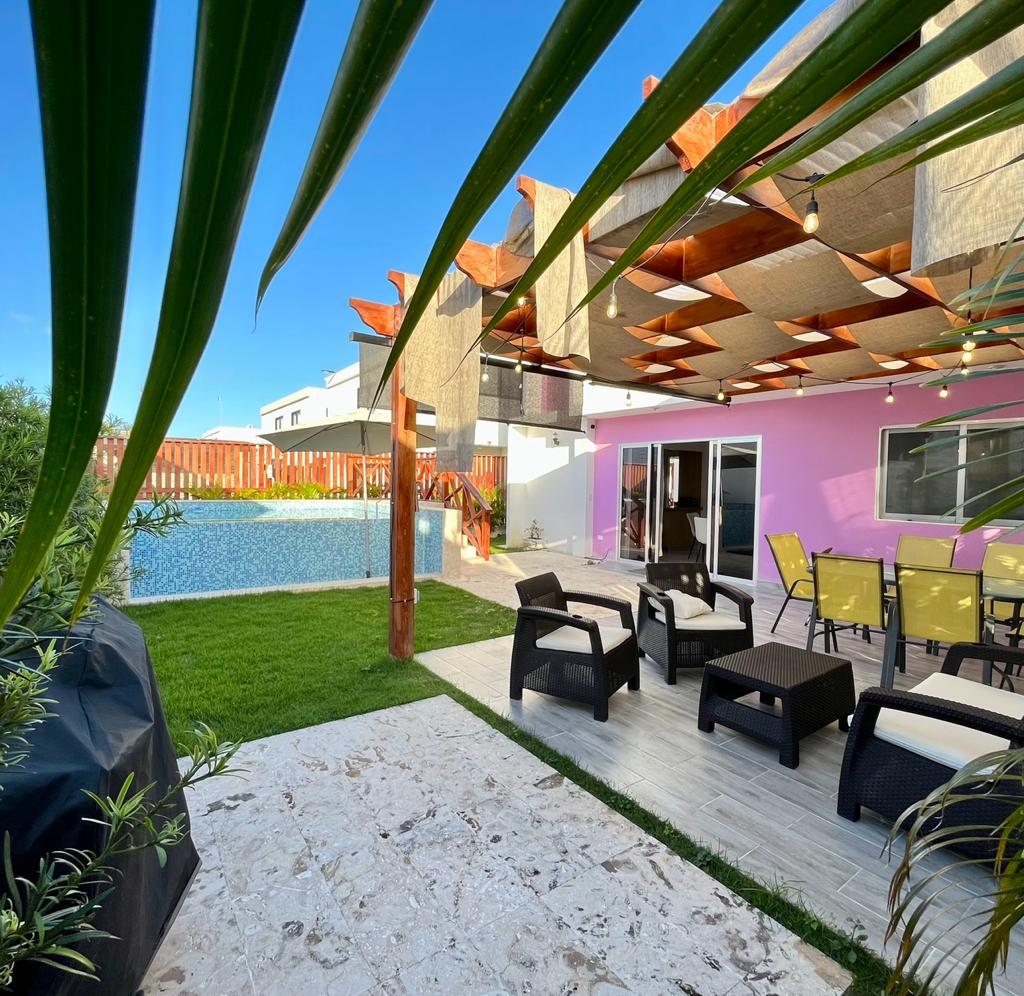 casas vacacionales y villas - Se RENTA hermosa VILLA amueblada y climatizada 1