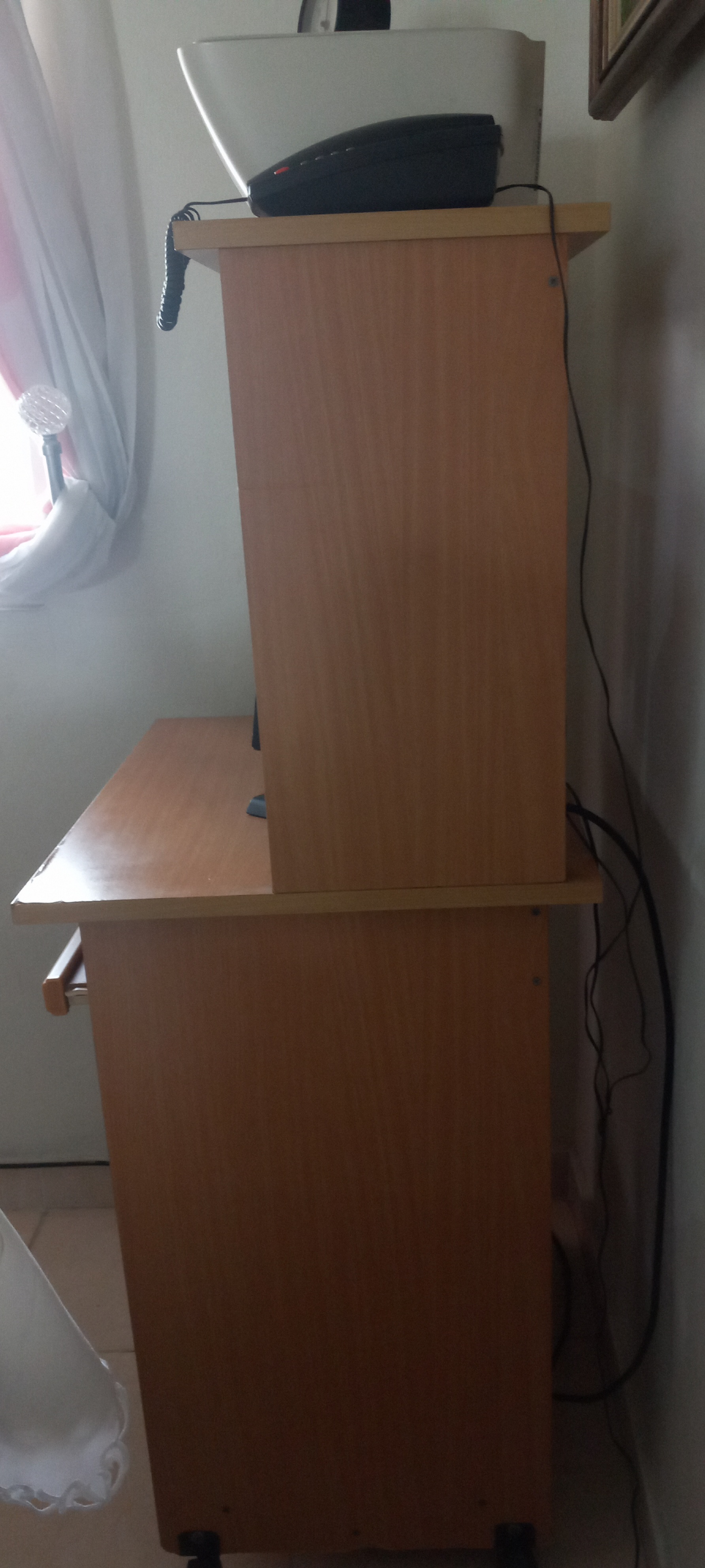 decoración y accesorios - Mesa de computadora. 