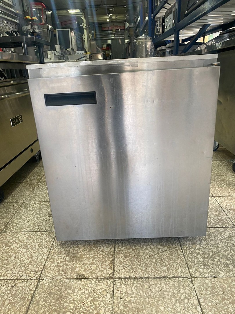 equipos profesionales - Congelador de 27" Delfield  0