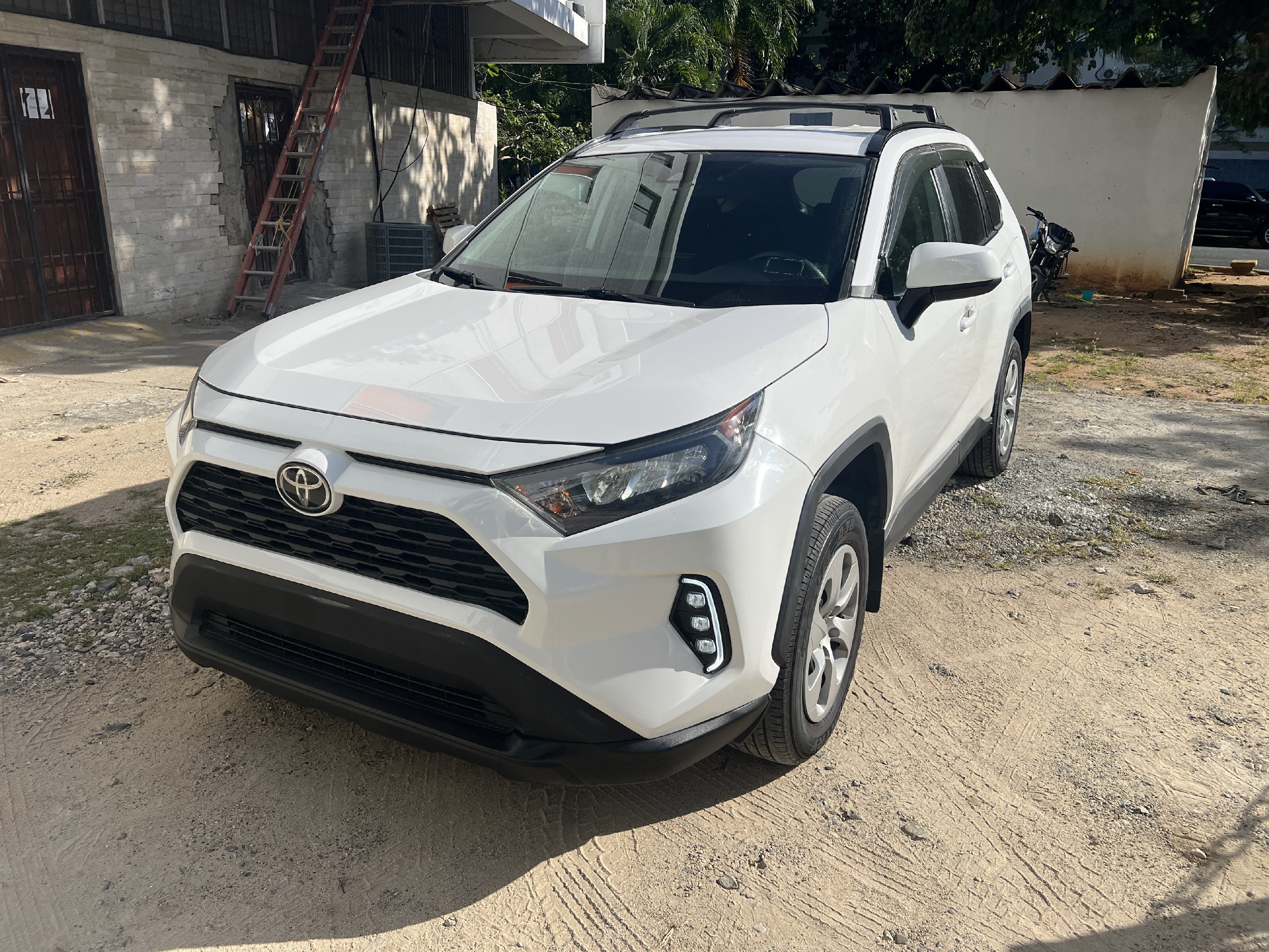 jeepetas y camionetas - TOYOTA RAV4 LE AWD 2020 - BLANCA
