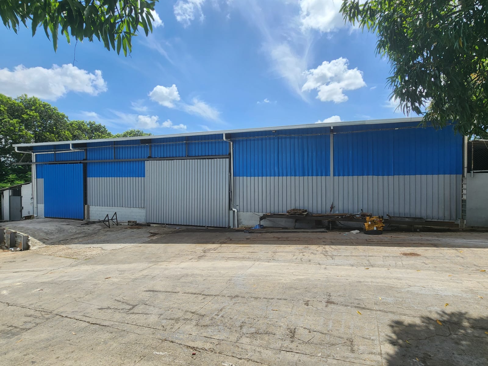 oficinas y locales comerciales - Se Alquila Nave Industrial!  Características:   Ub 7