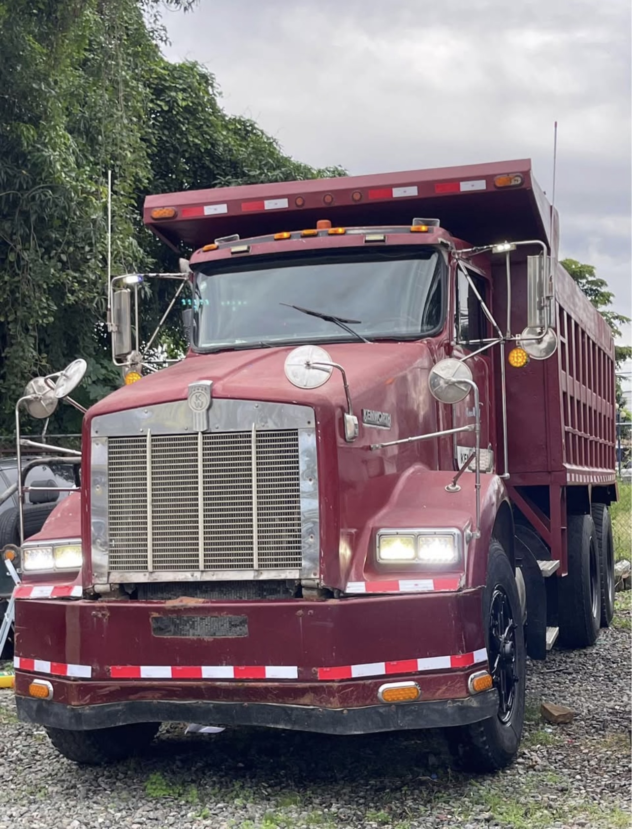 camiones y vehiculos pesados - Camión volteo Kenworth T800 6