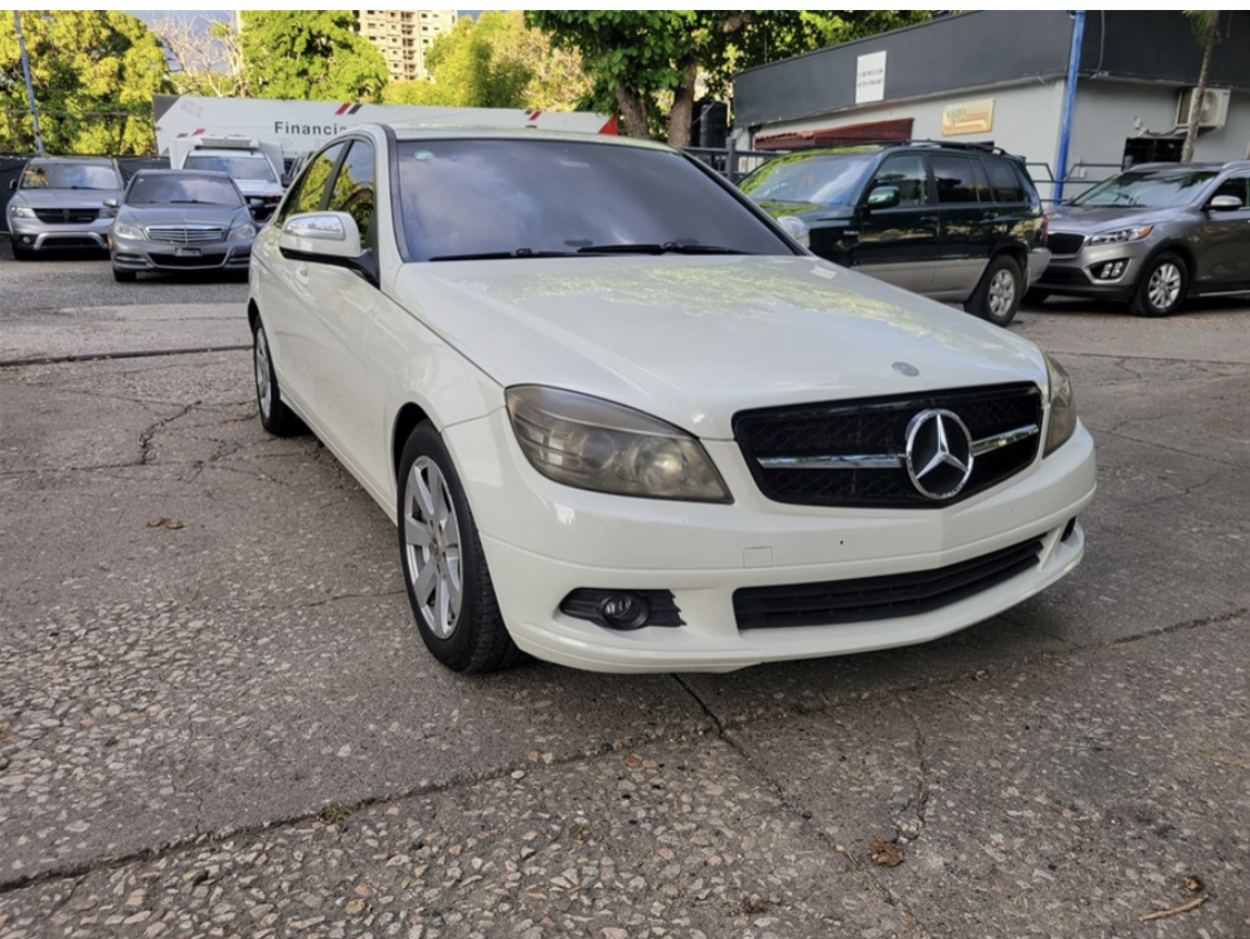 carros - Mercedes Benz Clase C 200  0