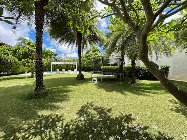 casas vacacionales y villas - Se vende villa amueblada en Punta cana village 2