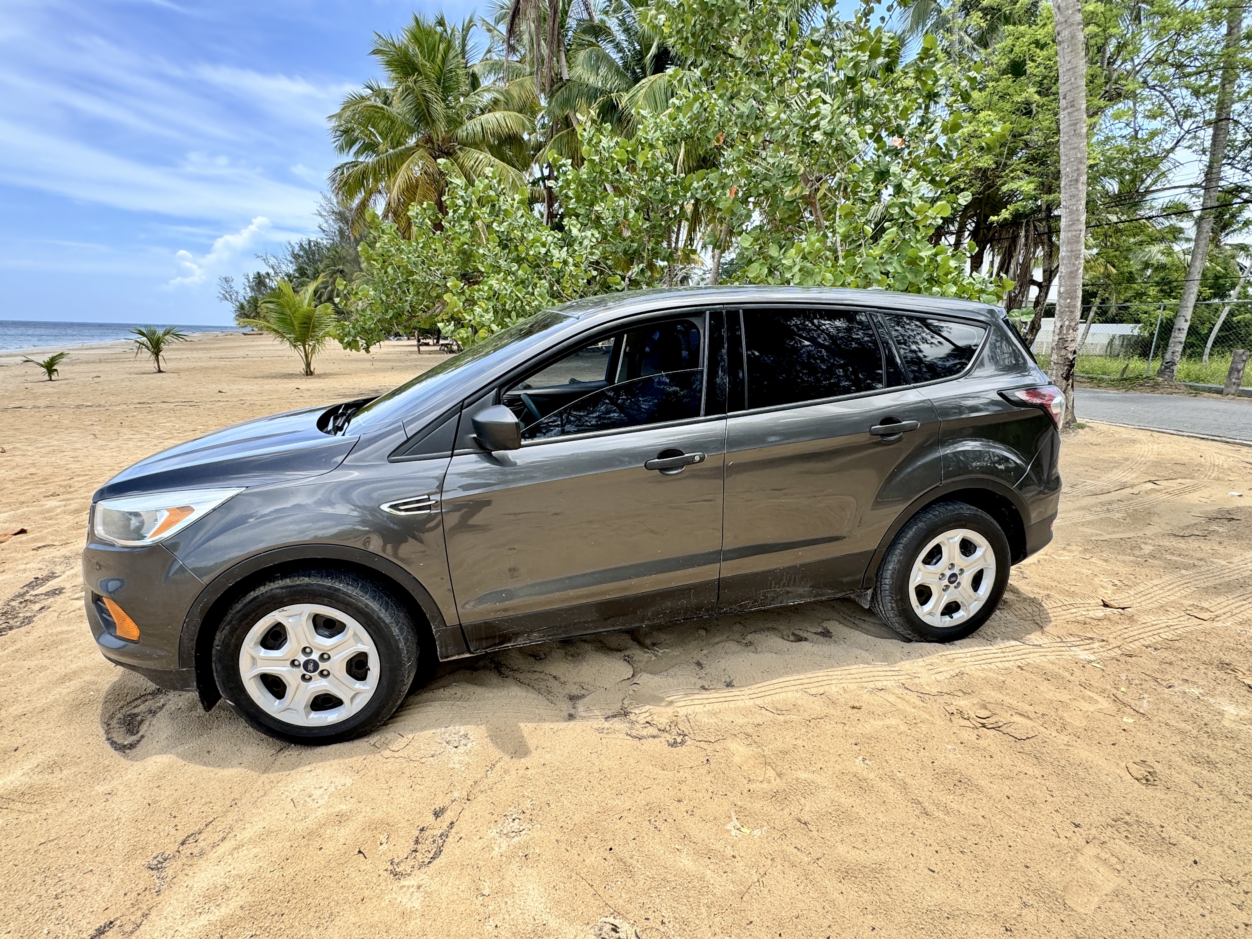jeepetas y camionetas - Ford Escape 2017 Buen mantenimiento  4