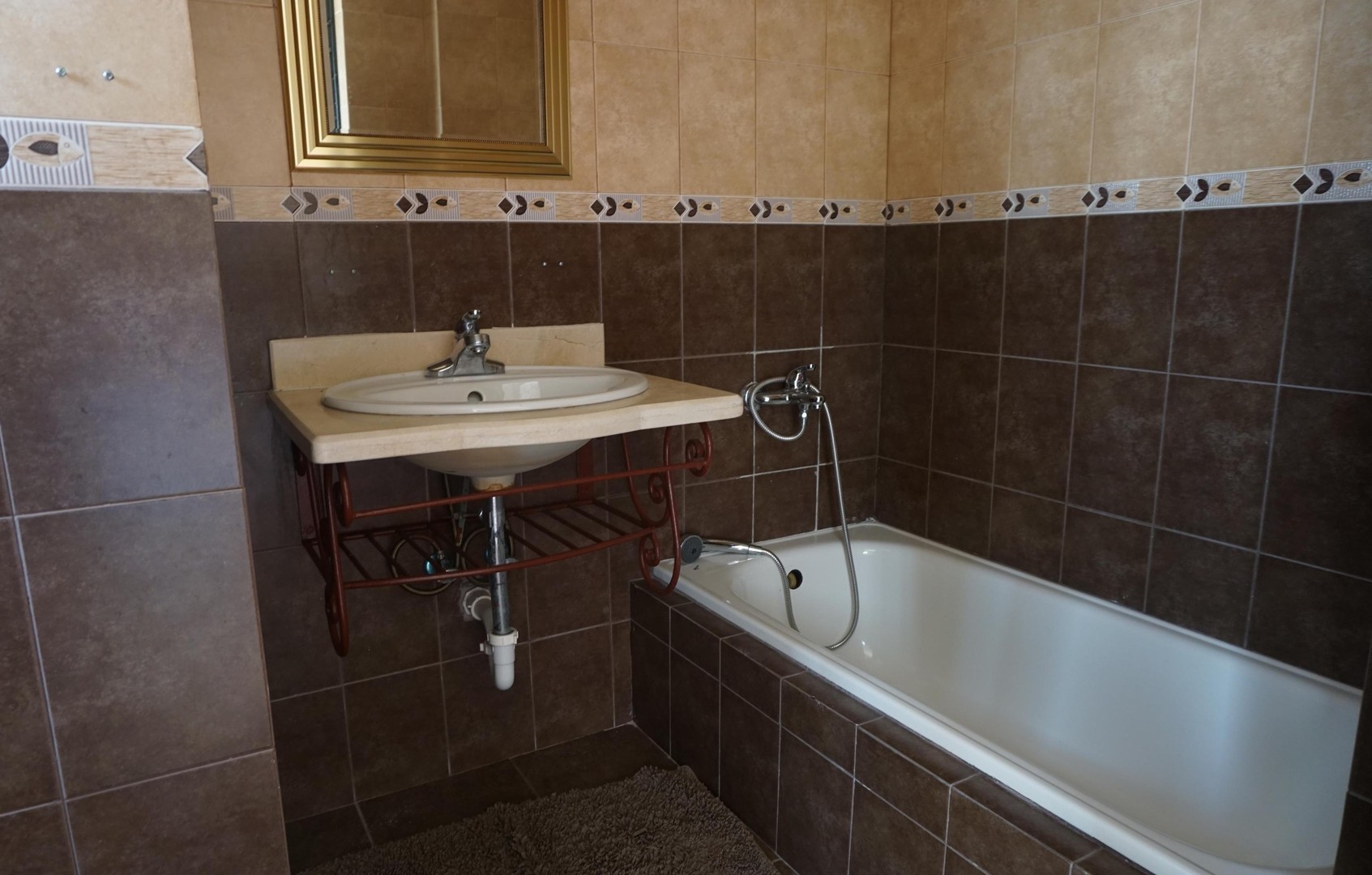 apartamentos - DISPONIBLE La Esperilla 4to piso 3 habitaciones 3.5 banos estudio family 3 parqu 4