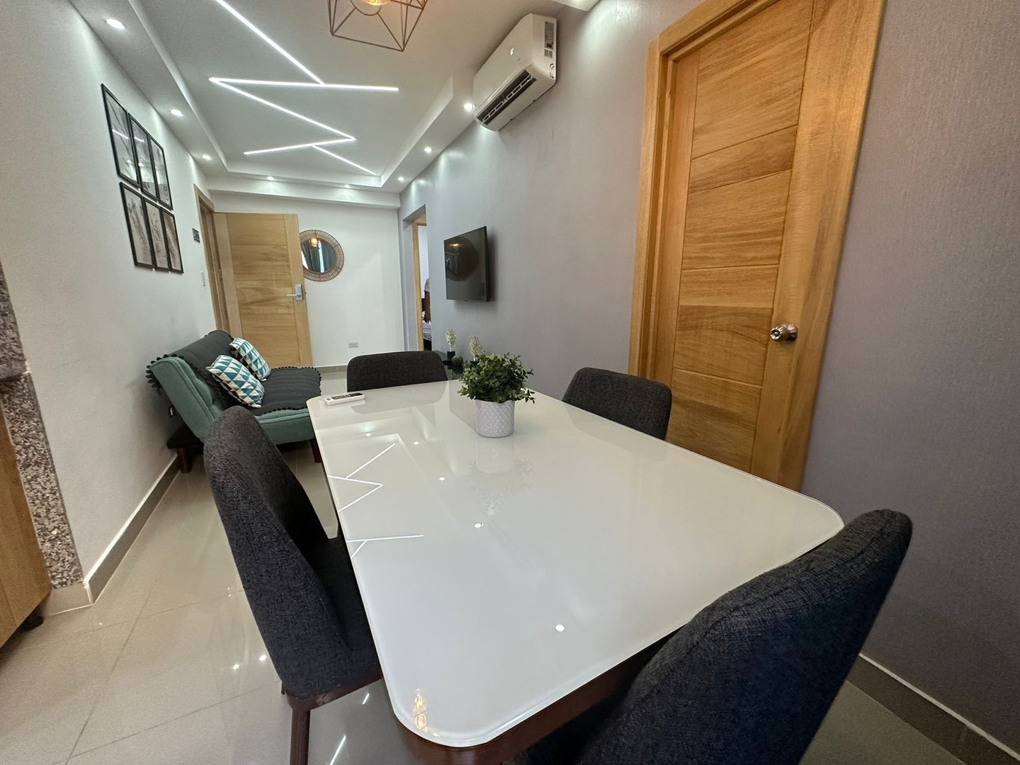 apartamentos - Vendo Independencia primer nivel klm 9 ,
 0