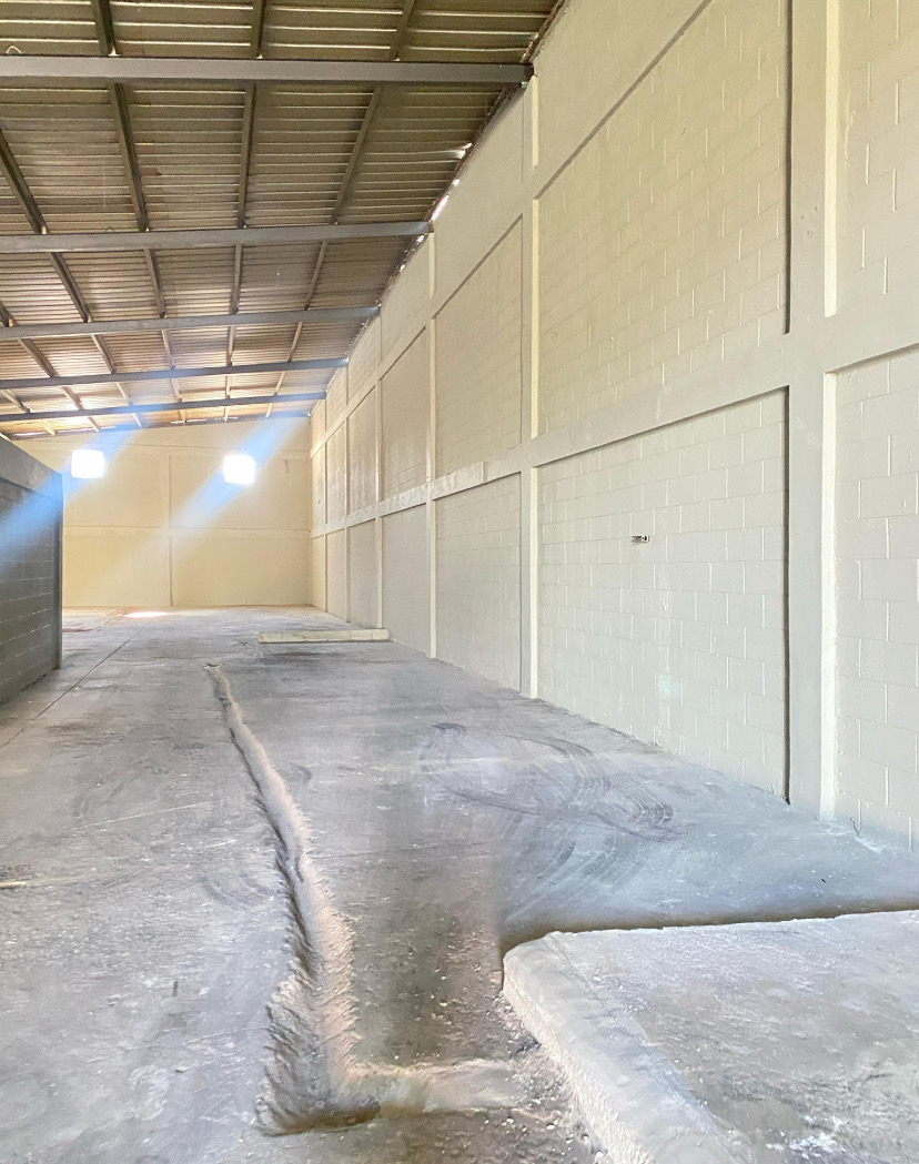 oficinas y locales comerciales - se alquila nave  1