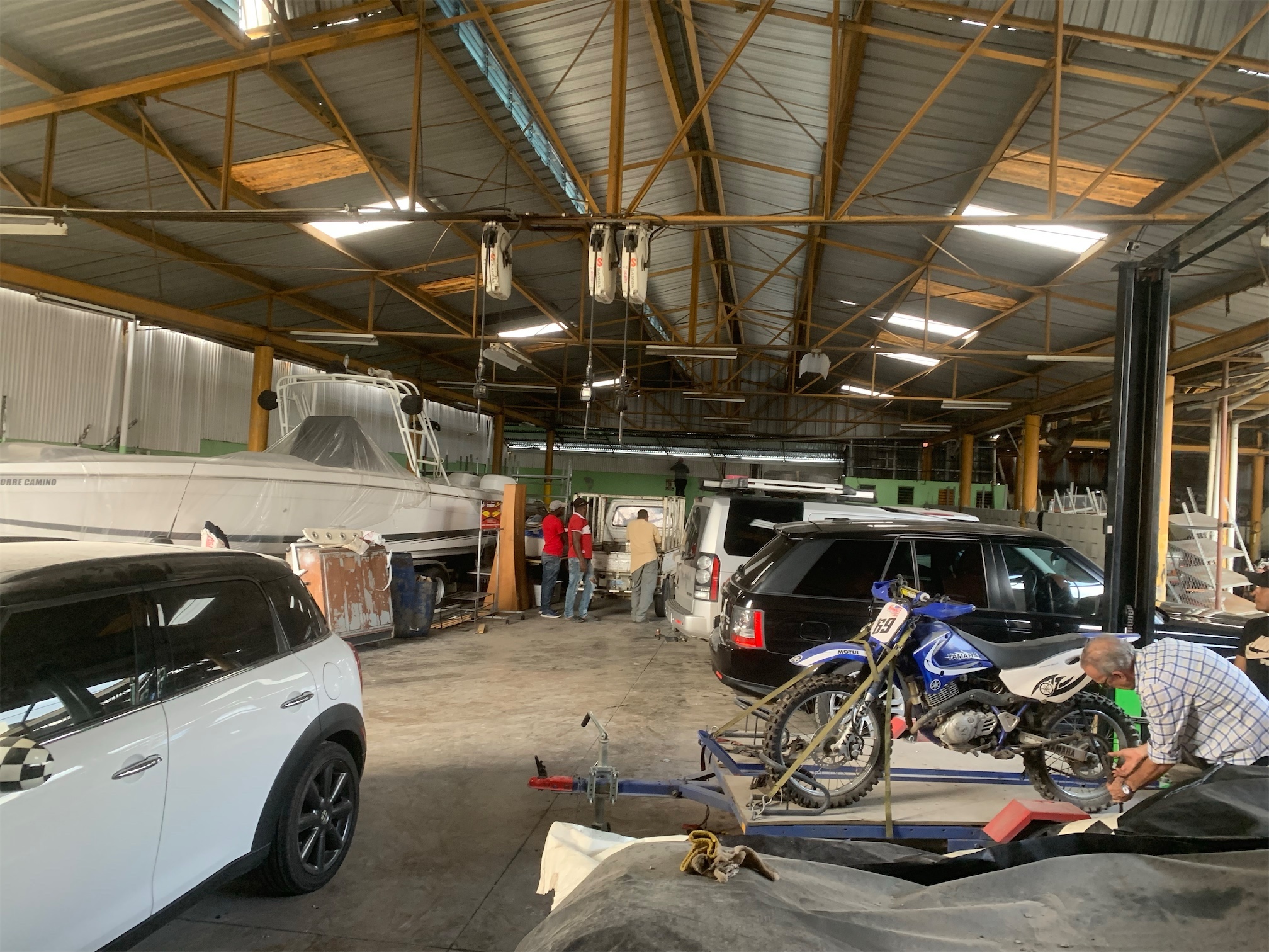 oficinas y locales comerciales - Nave en Evaristo Morales 2