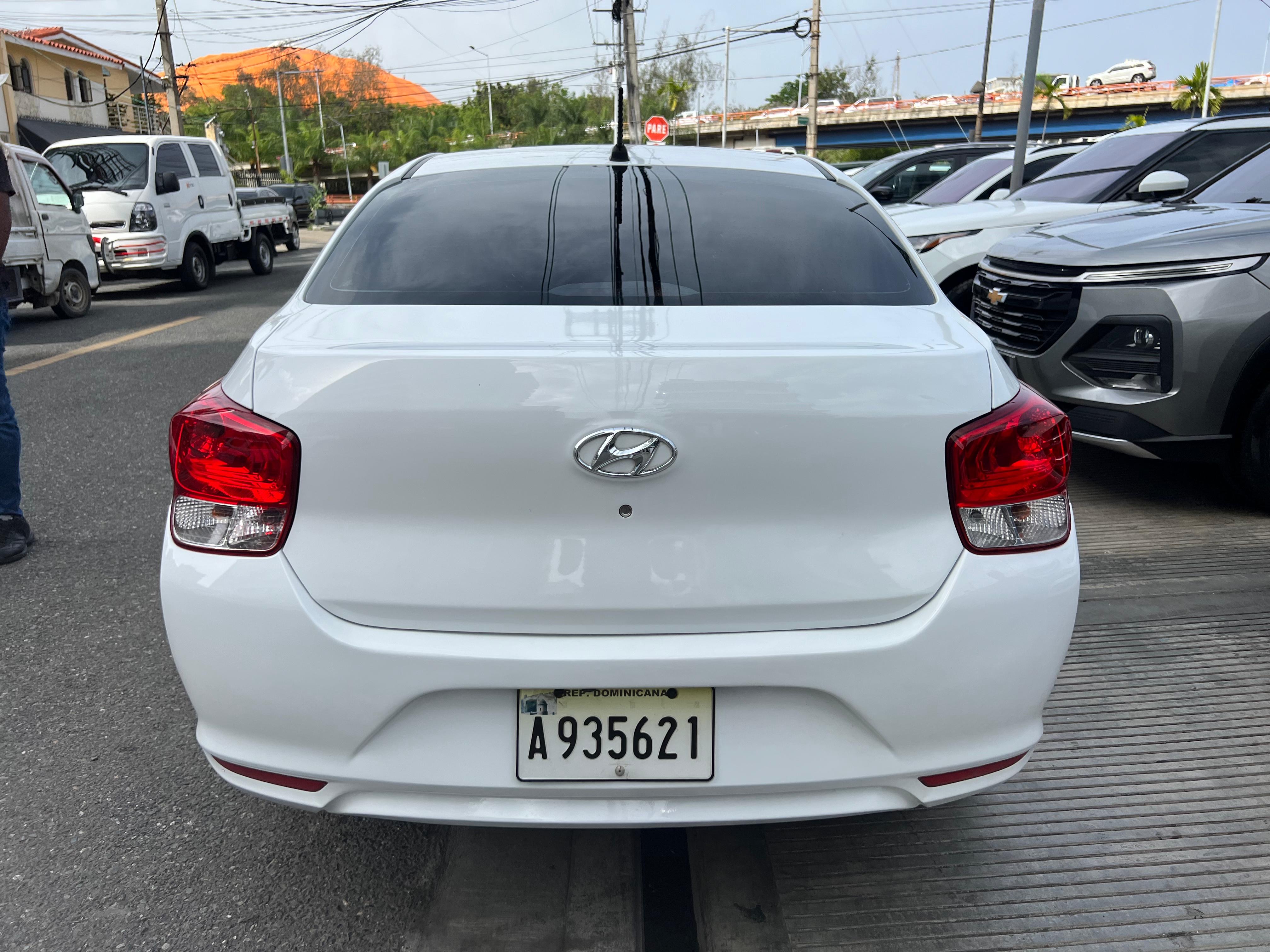 carros - HYUNDAI VERNA 2022 4