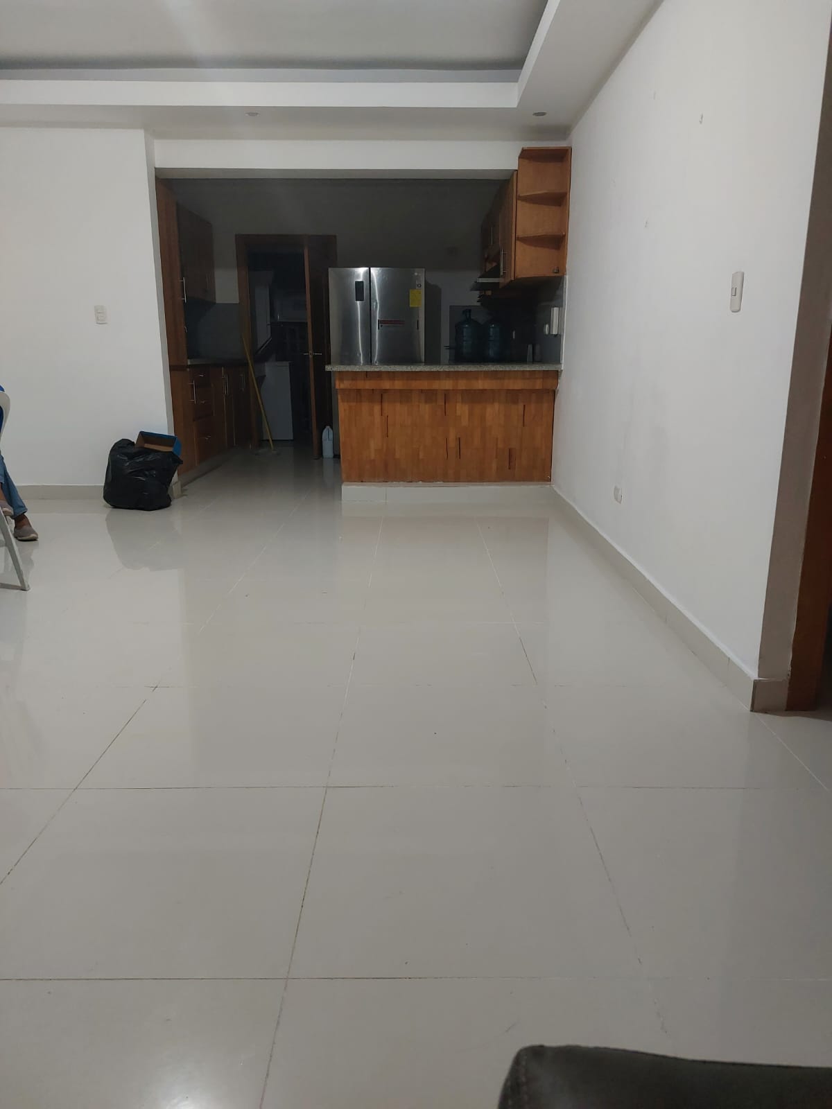 apartamentos - Rento Apartamento Sin Amueblar En Evaristo Morales 0