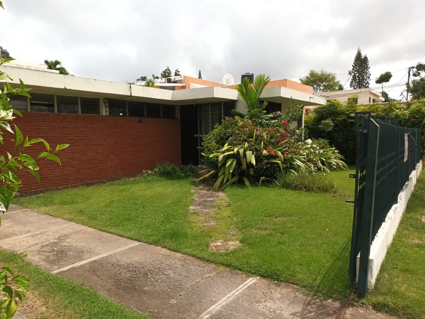 casas - Casa en venta y alquiler en Ensanche Julieta  2