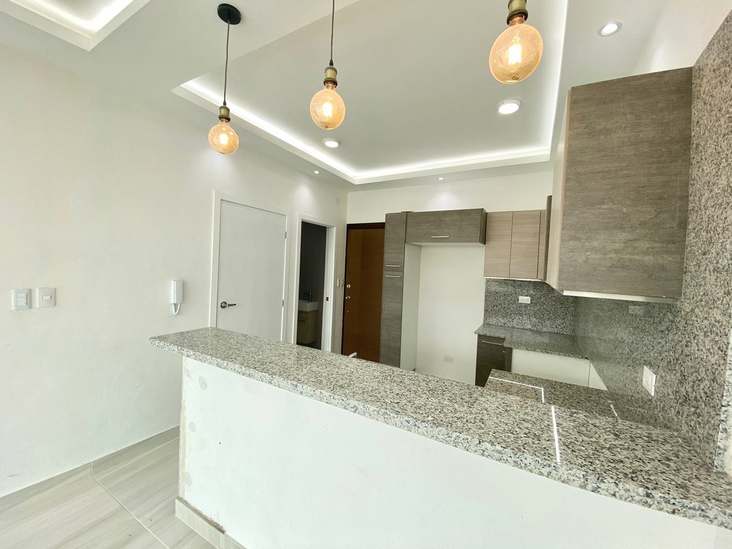 apartamentos - Apartamento con línea blanca en Evaristo Morales  4