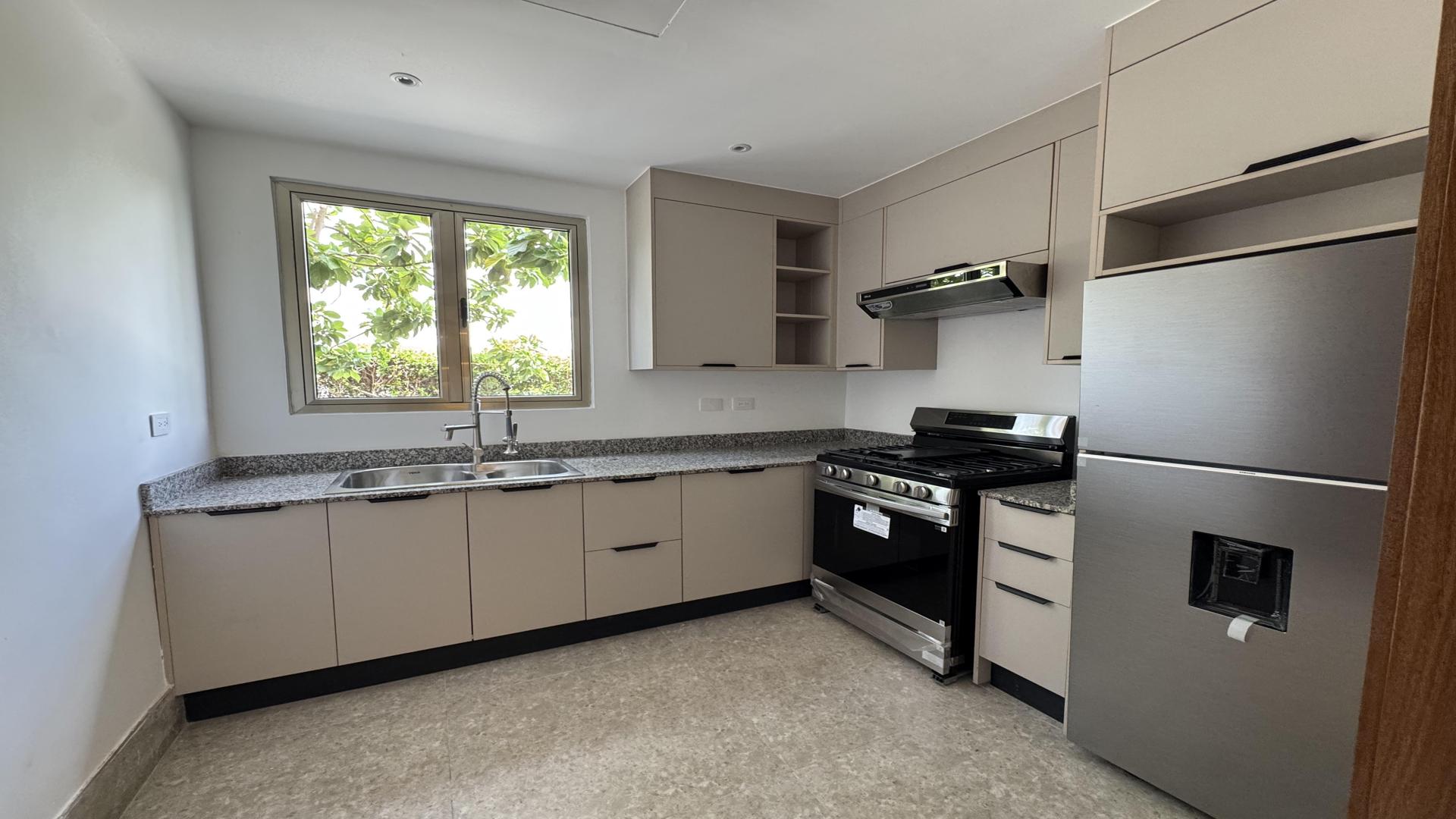 casas vacacionales y villas - Villa de Lujo Frente al Parque Punta Cana Village 4