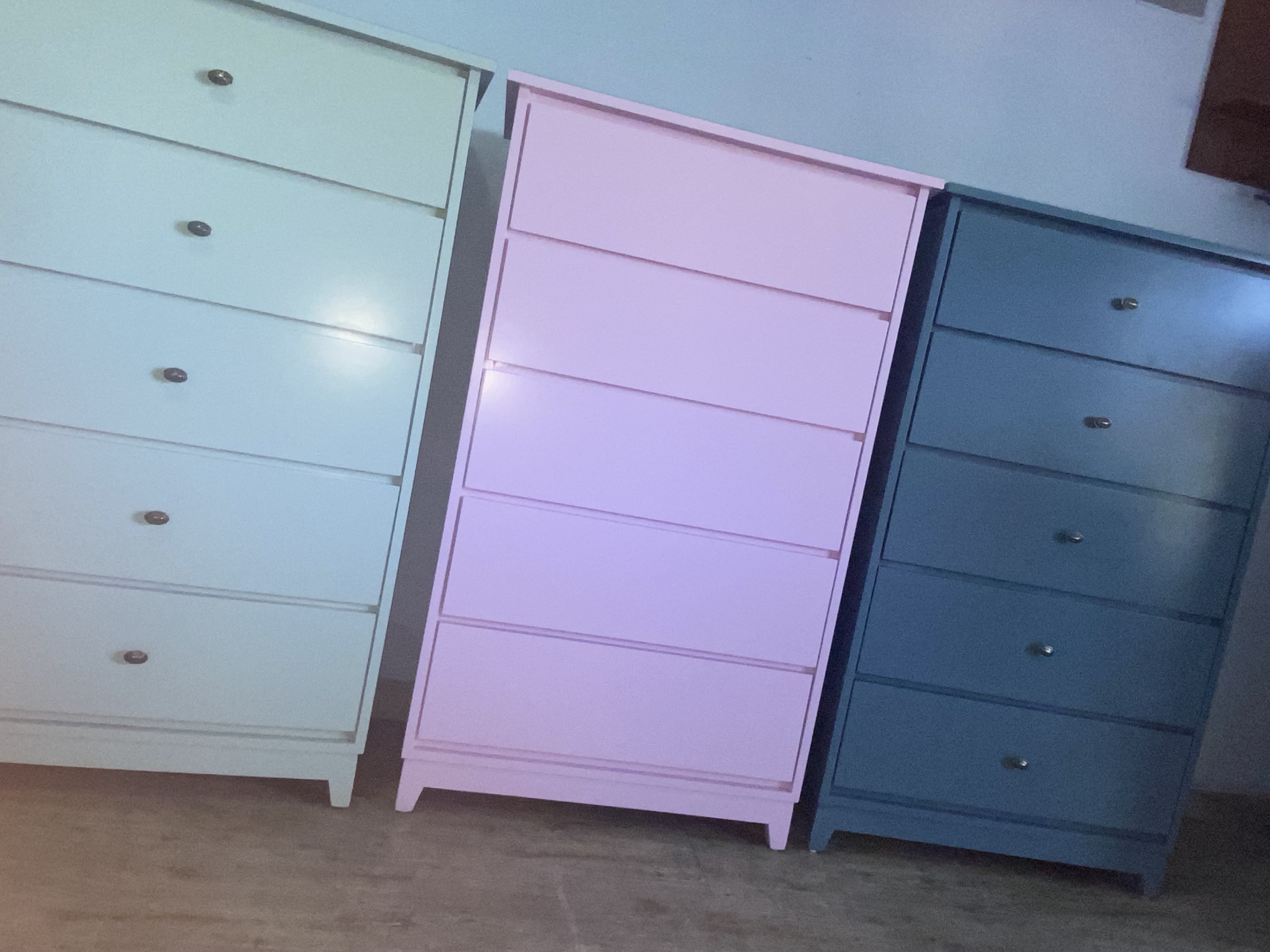 muebles y colchones - Vendo tres biuro de cinco gavetas cada uno  5
