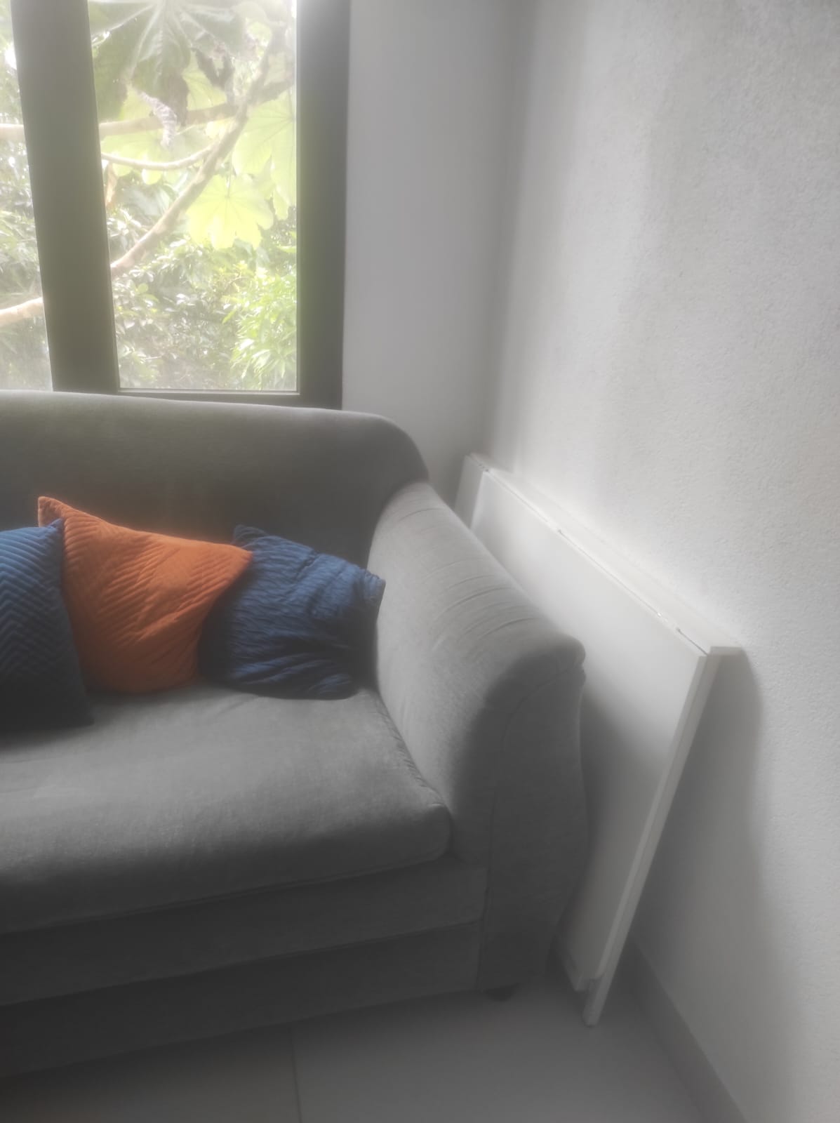 muebles y colchones - Escritorio plegable (NEGOCIABLE)