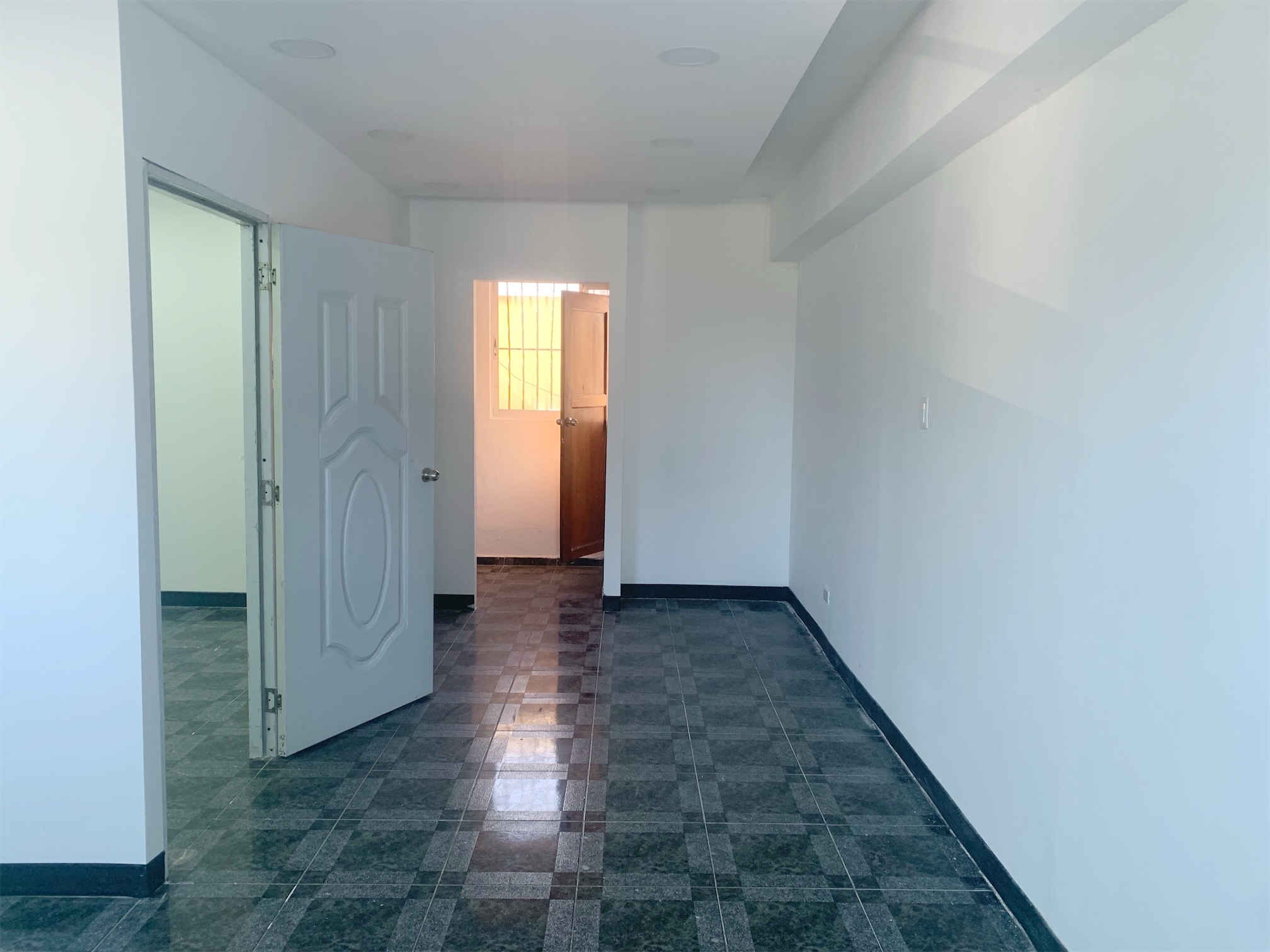 oficinas y locales comerciales - Local céntrico segundo nivel 2