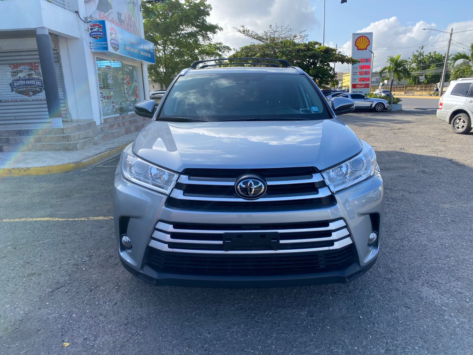 jeepetas y camionetas - Toyota Highlander 2019 SE 4X4 Excelente estado! 2