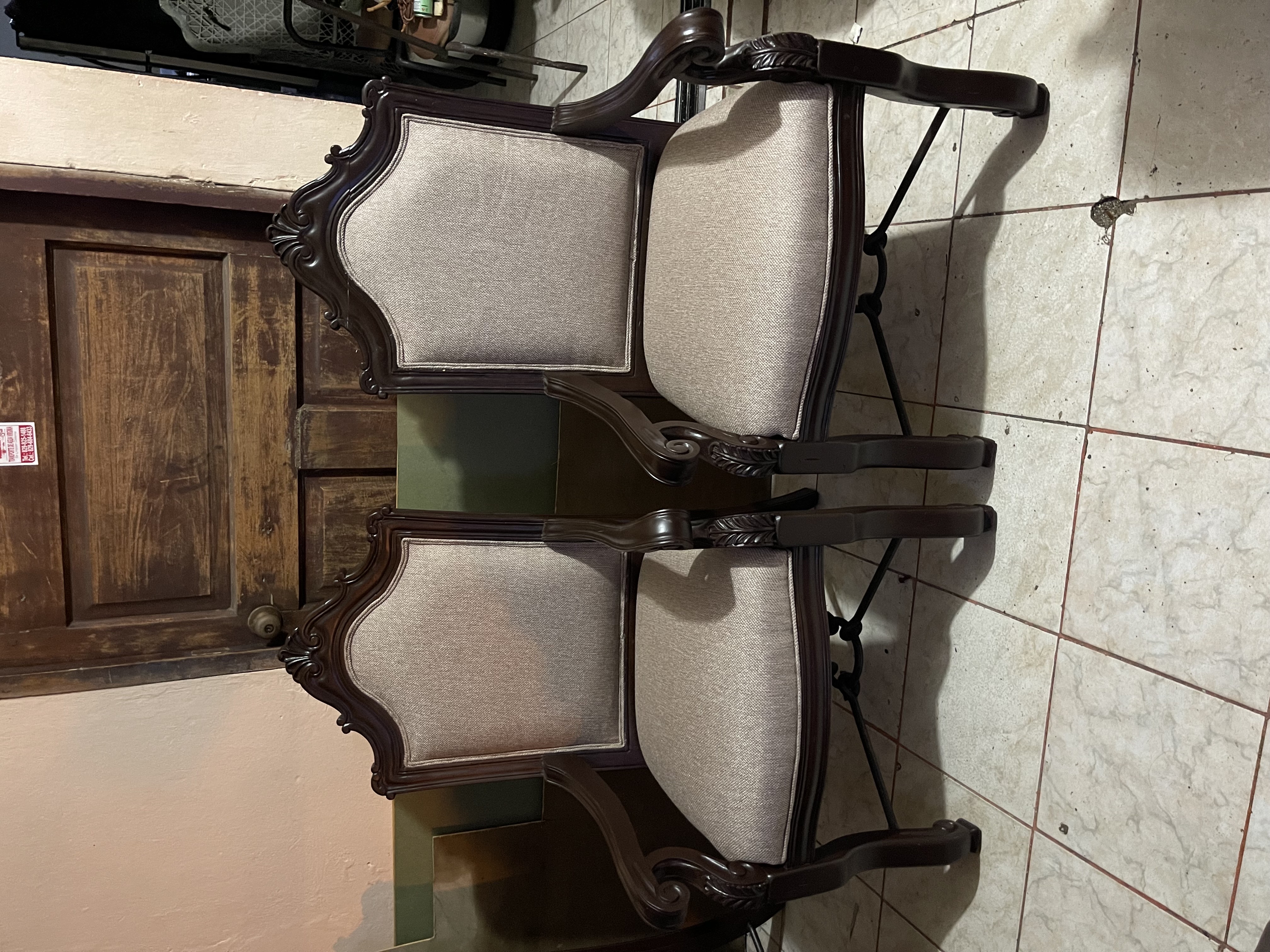 muebles y colchones - sillas de comedor y dos butacas en 55,000 2