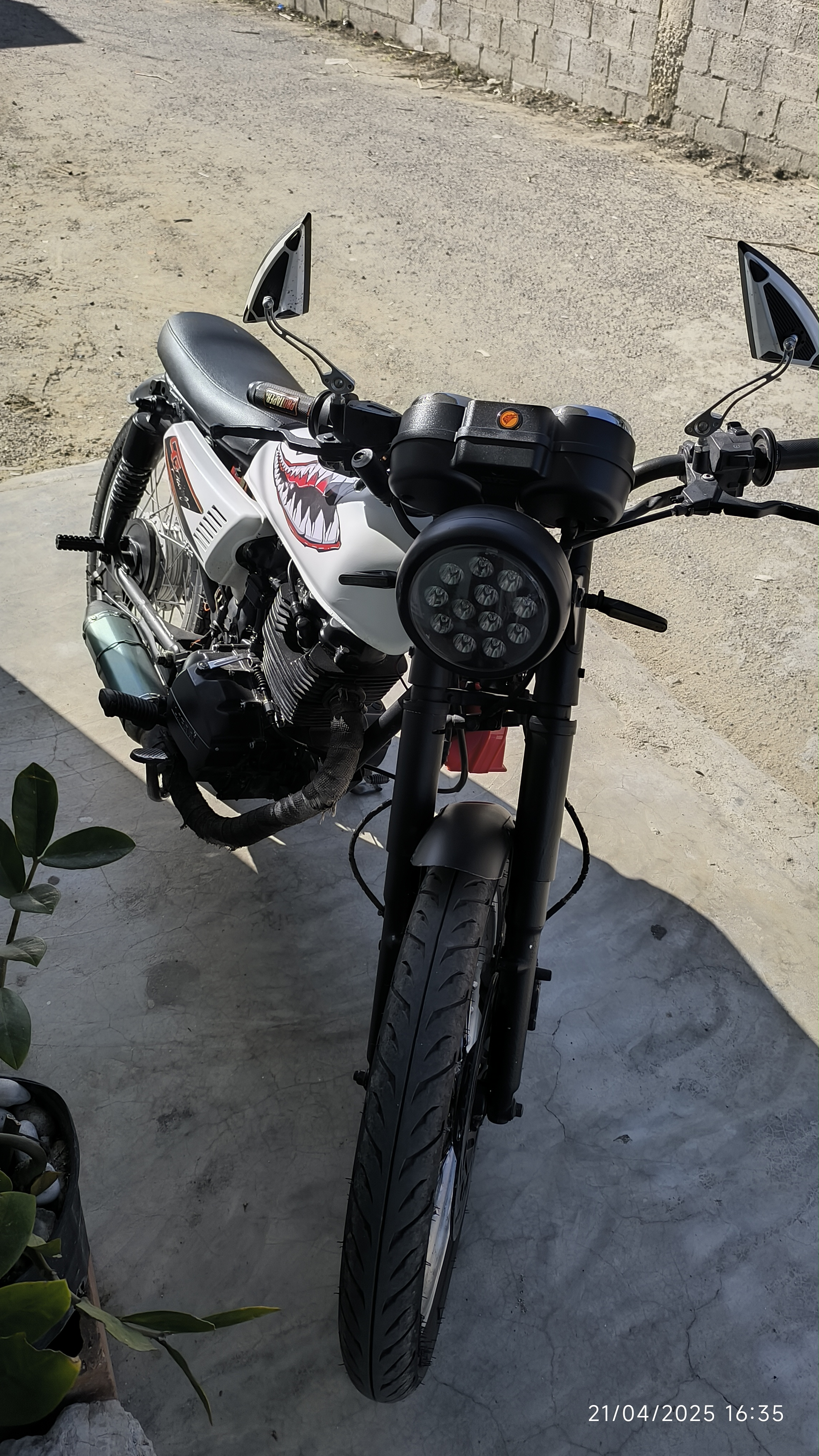 motores y pasolas - Vendo moto café marca Lifan CG200  2