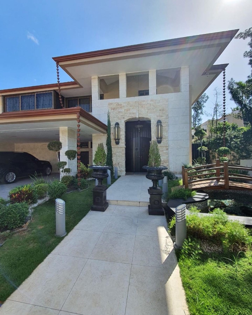 casas - Venta de maravillosa casa de lujo en Julieta morales Distrito Nacional de 800mts