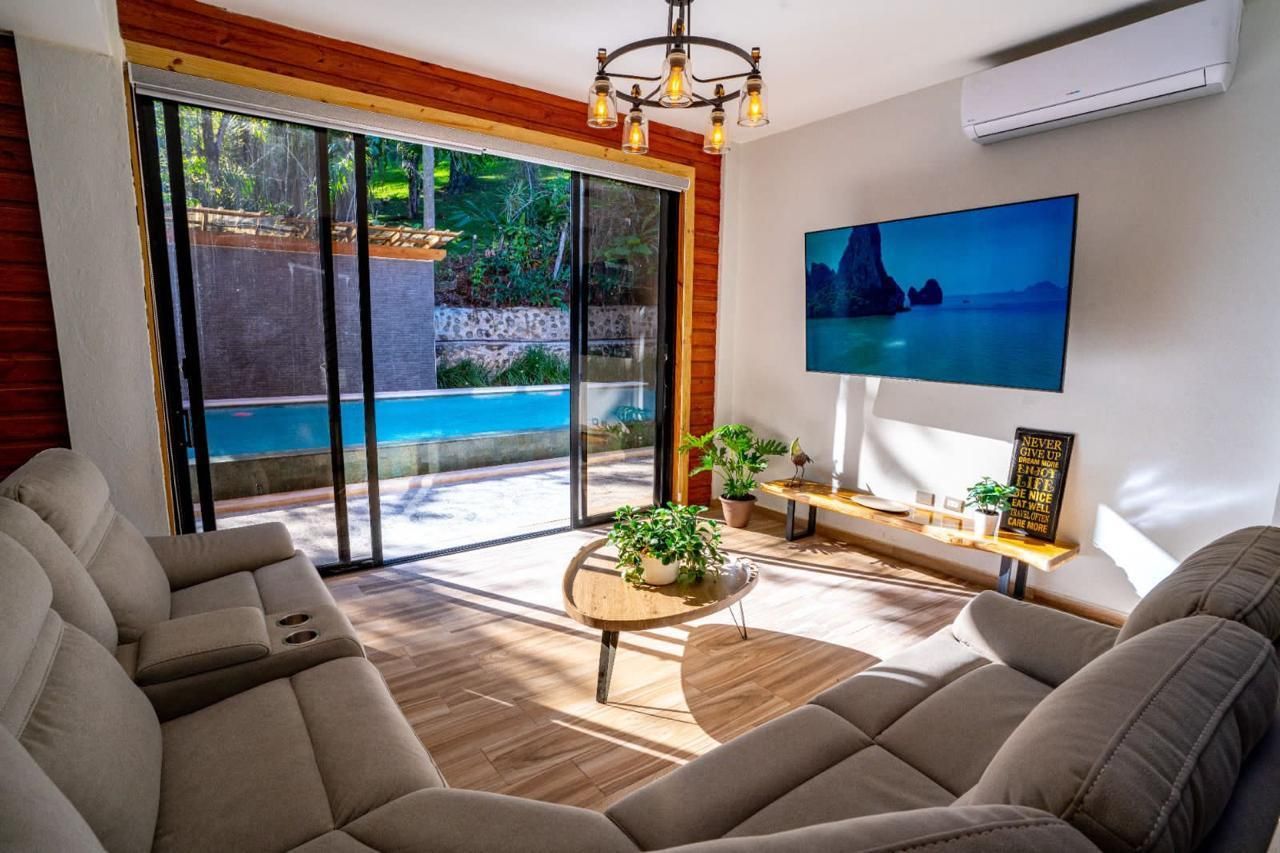 casas vacacionales y villas - Exclusiva Villa en Venta con Áreas Verdes y Piscin 5