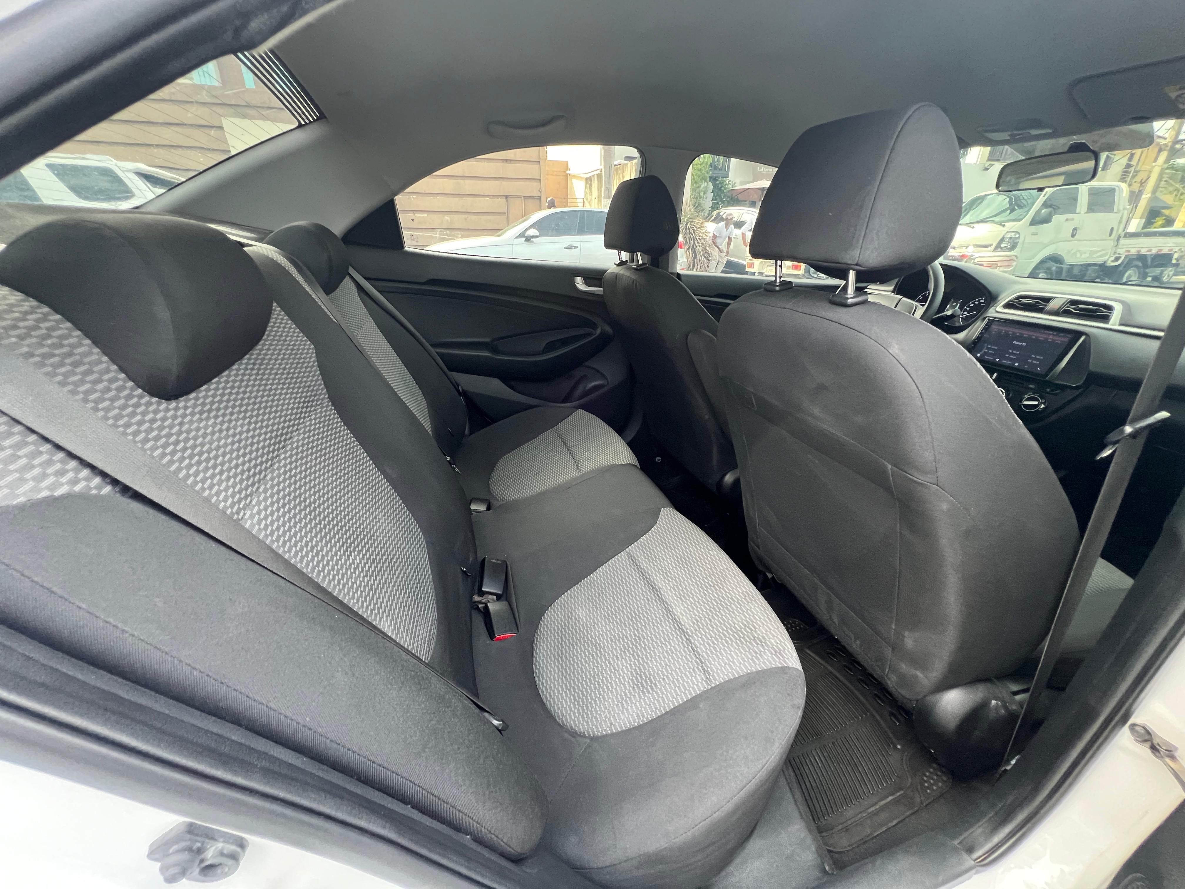 carros - HYUNDAI VERNA 2022 7
