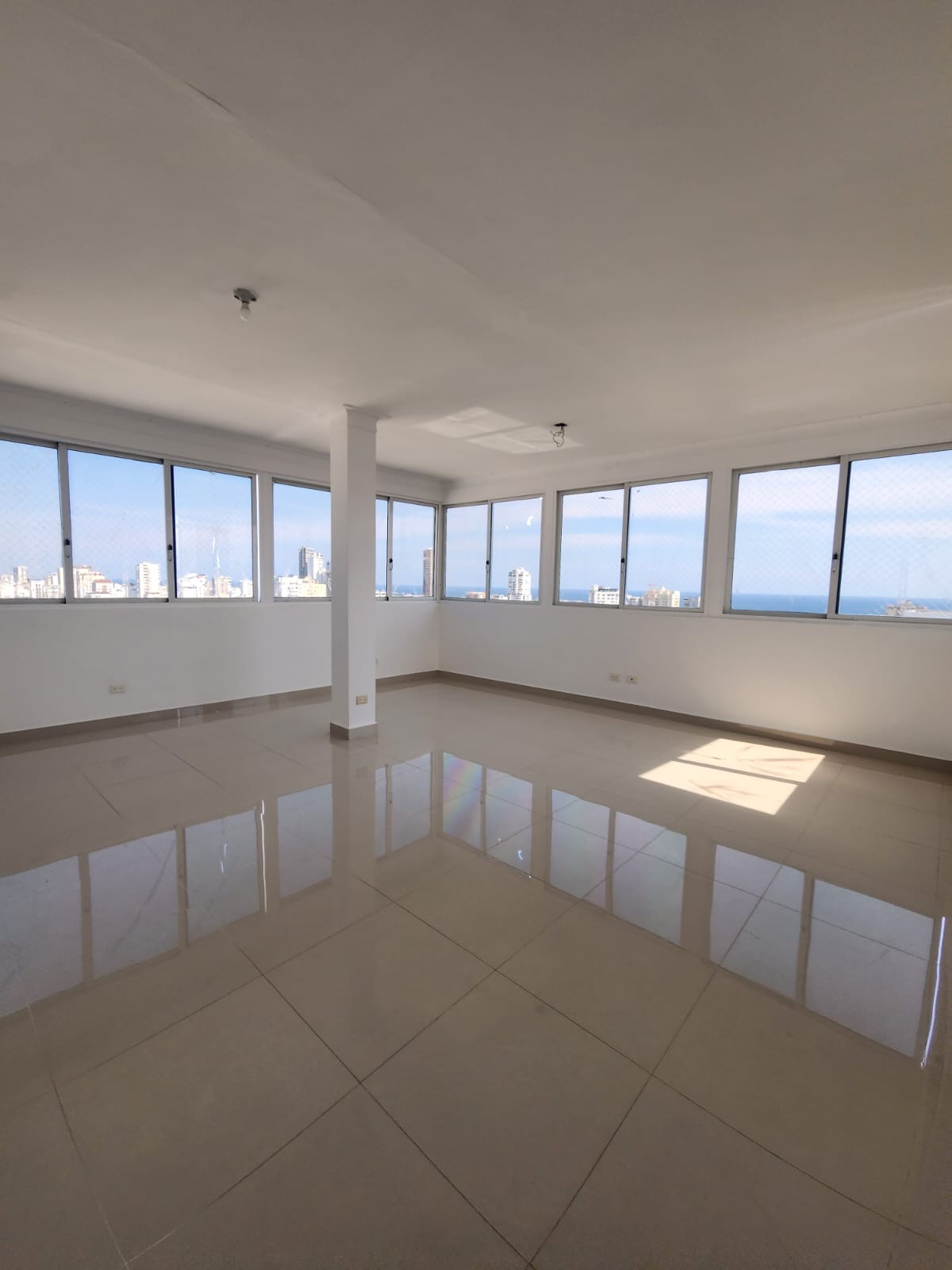 apartamentos - Vendo Ph urbanización real vista al mar tres hab  8