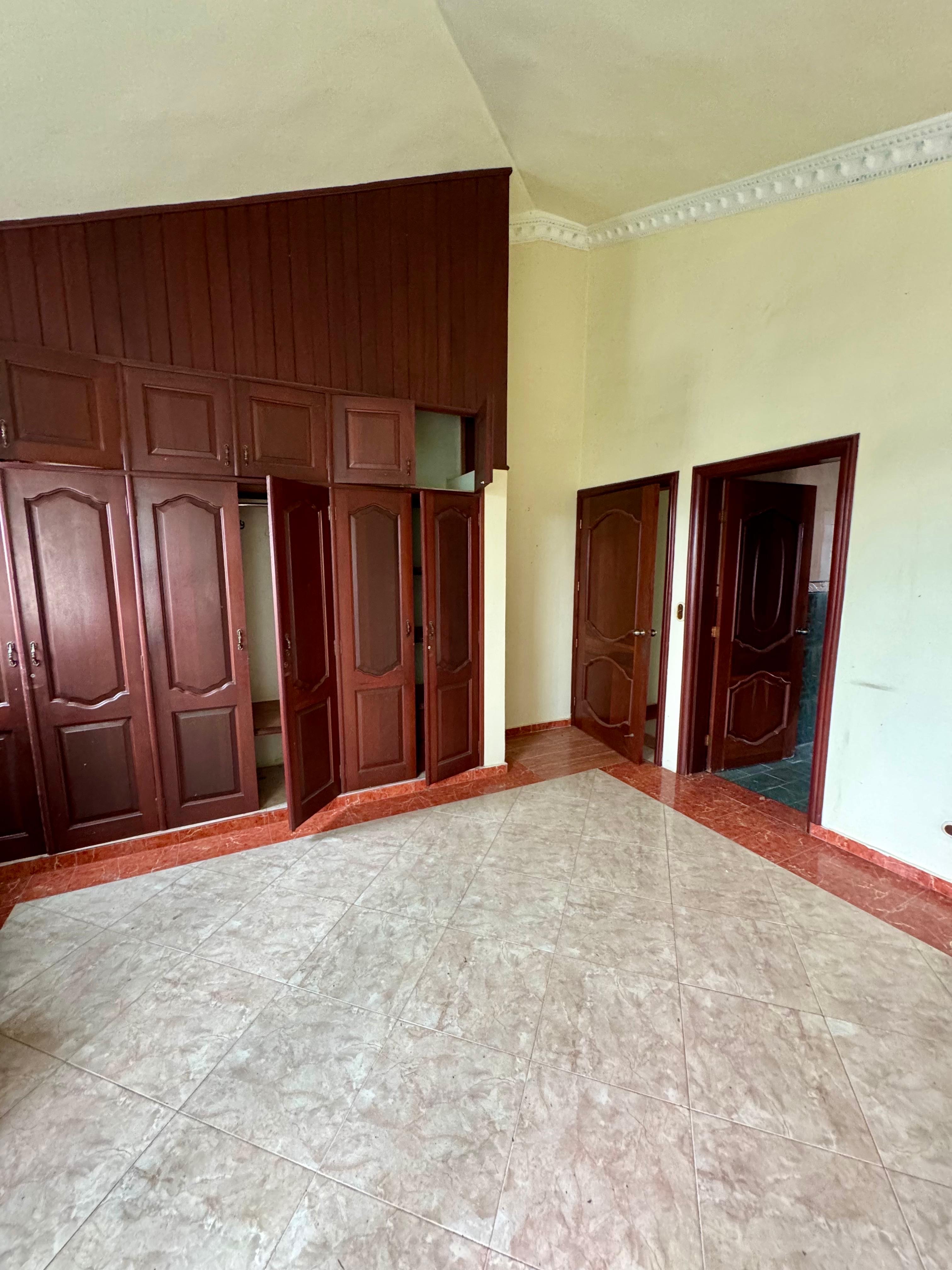 casas - venta de majestuosa casa con piscina en lucerna Santo Domingo este  8