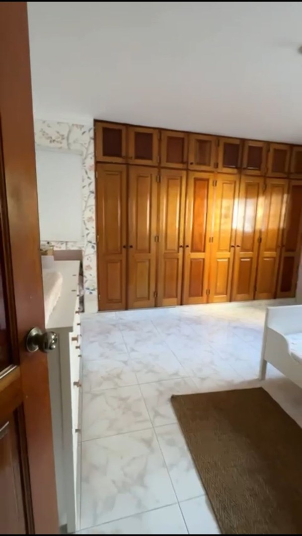 apartamentos - Vendo amplio y cómodo apartamento clásico en la mejor zona de Evaristo Morales.
 1