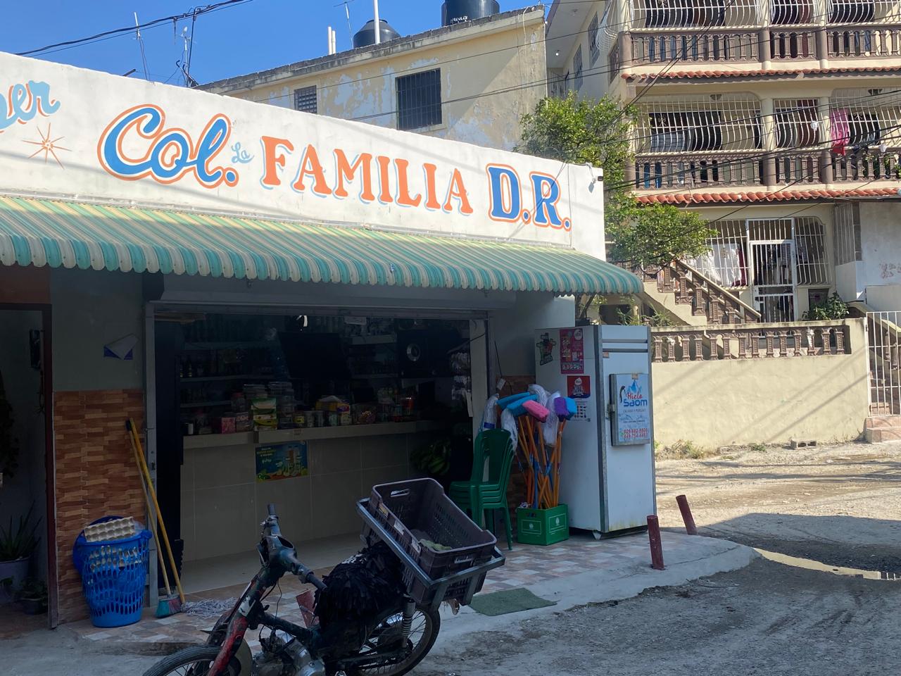 negocios en venta - Vendo colmado, bien ubicado, estructura nueva. 5