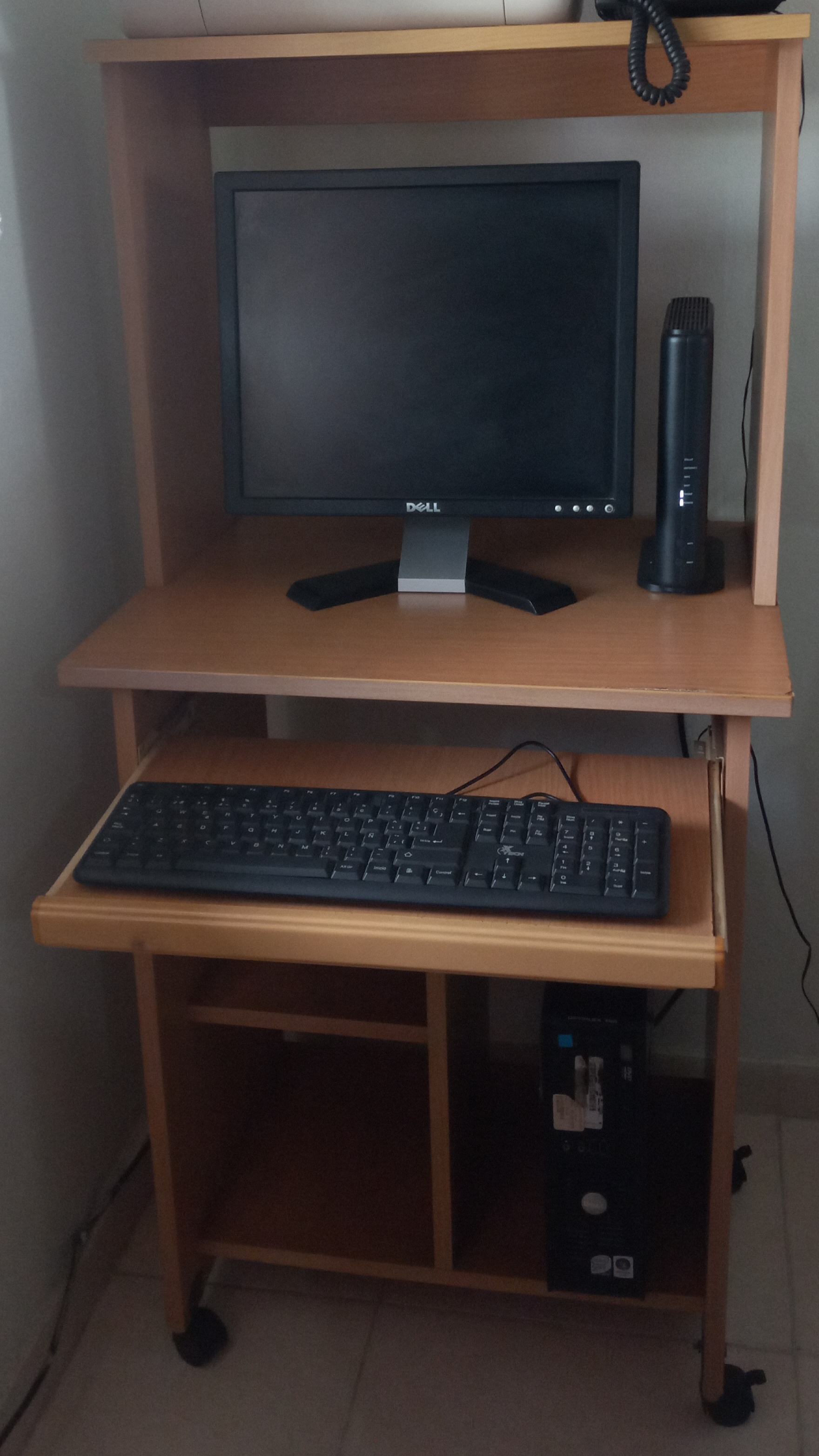 decoración y accesorios - Mesa de computadora.  1