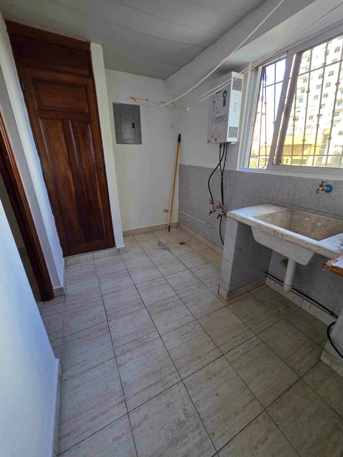 apartamentos -  Se alquila apartamento en Bella Vista, IV nivel !  6