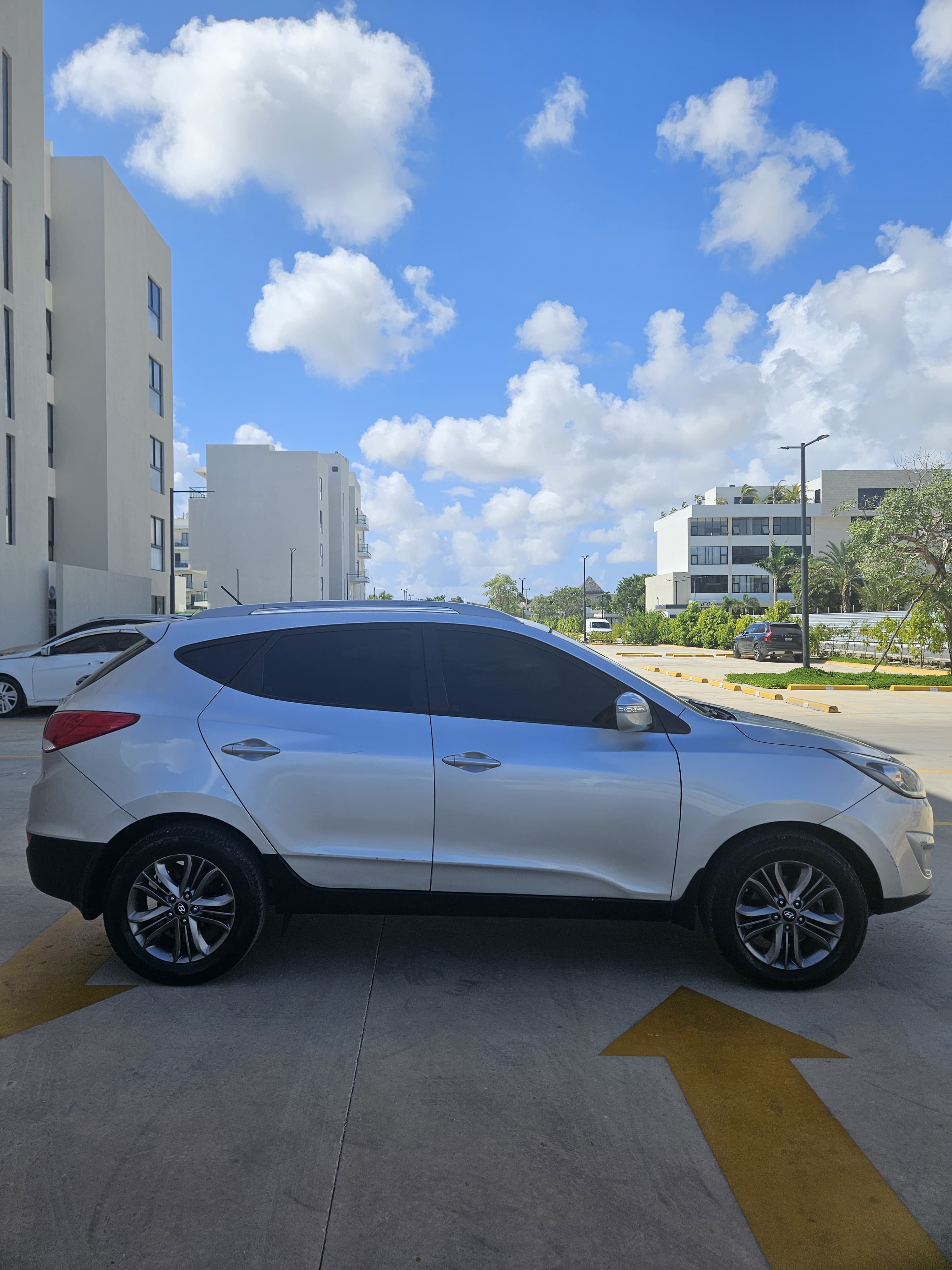jeepetas y camionetas - Hyundai Tucson Gris 2015 3