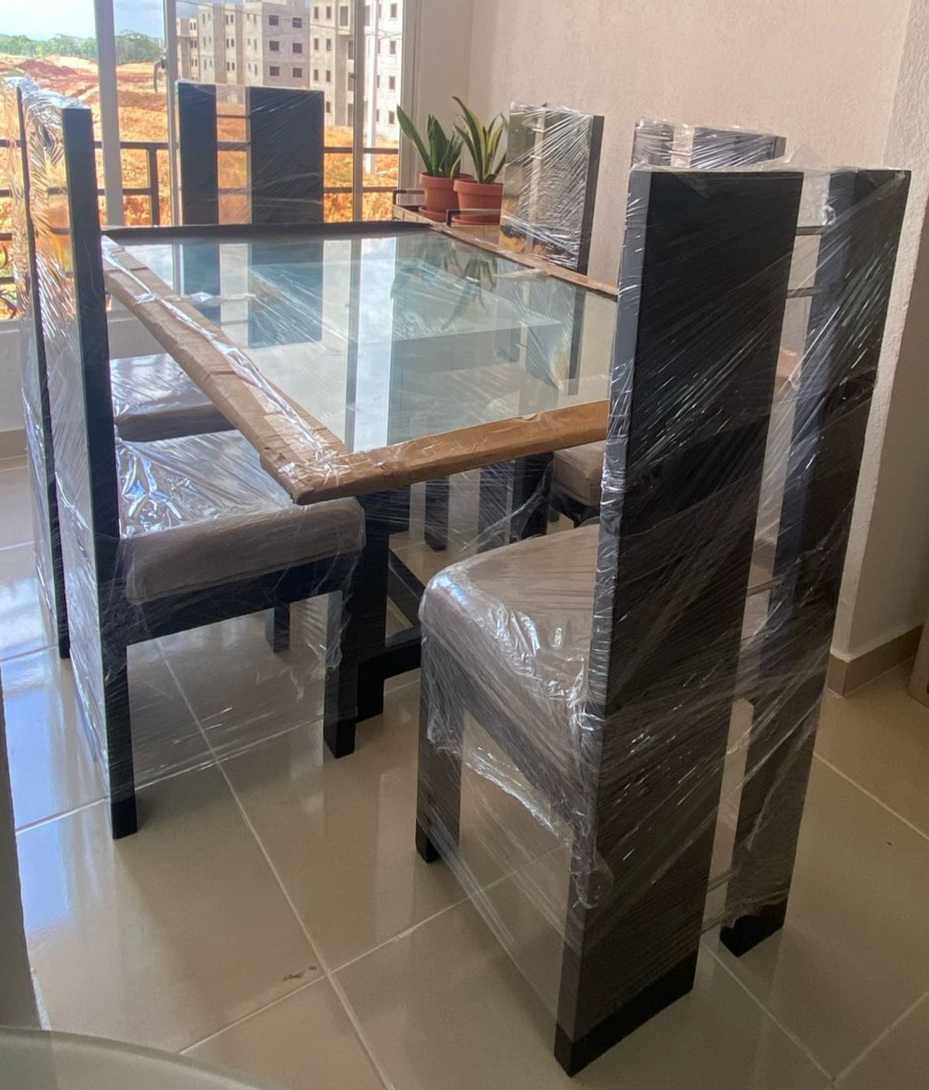 muebles y colchones - Comedor de 6 sillas y tope de cristal 0