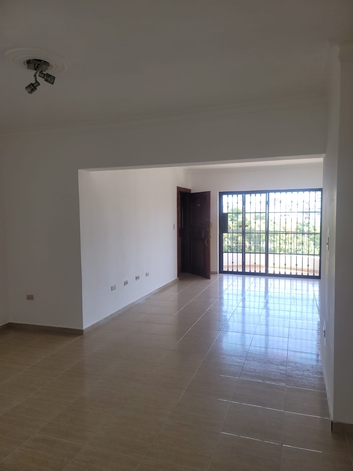 apartamentos - Se alquila en el Renacimiento 0