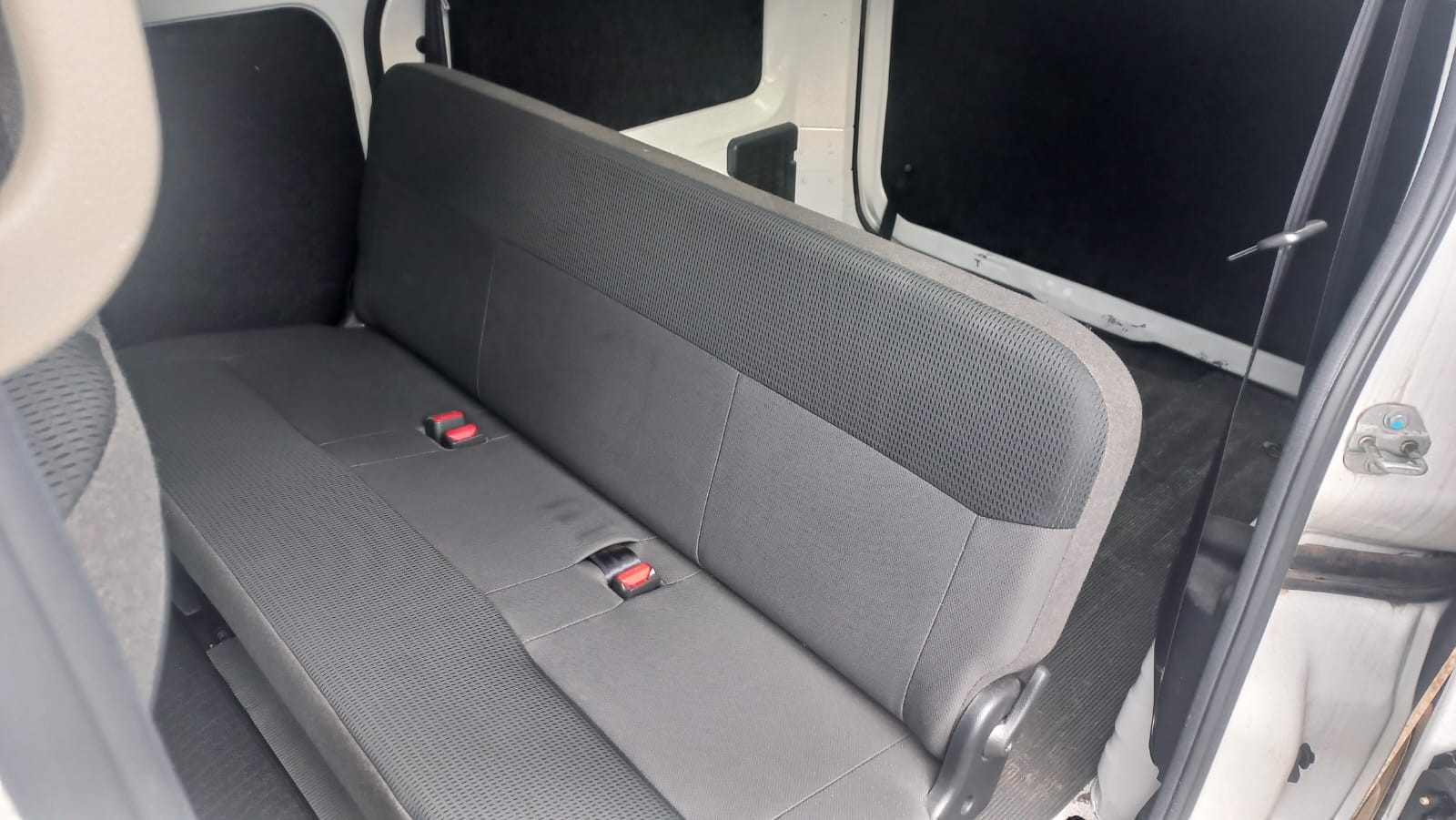 otros vehiculos - Nissan NV 200 año 2020 de carga 6