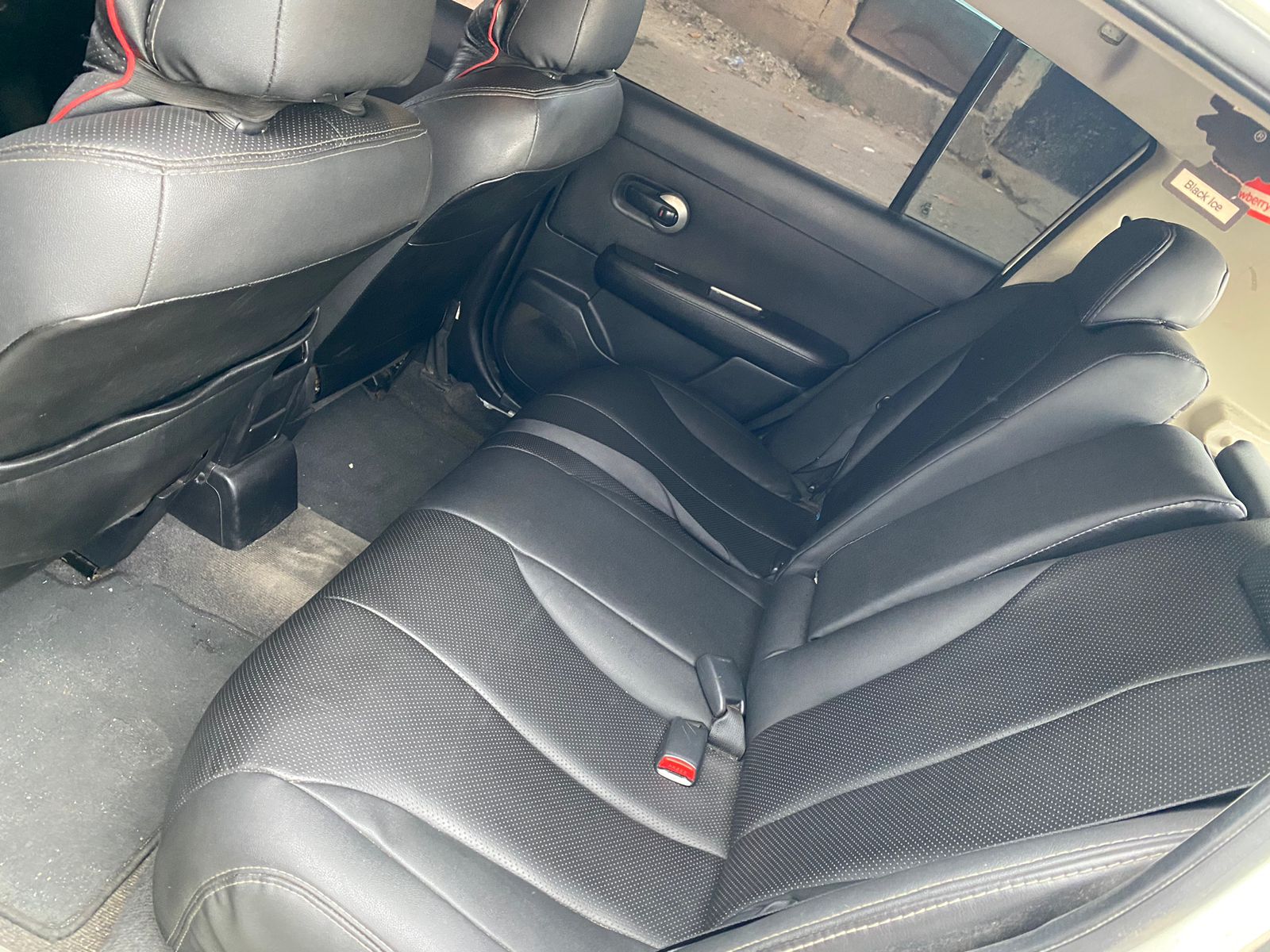 carros - 🚗 VENDO NISSAN TIIDA 2010 - BLANCO 4