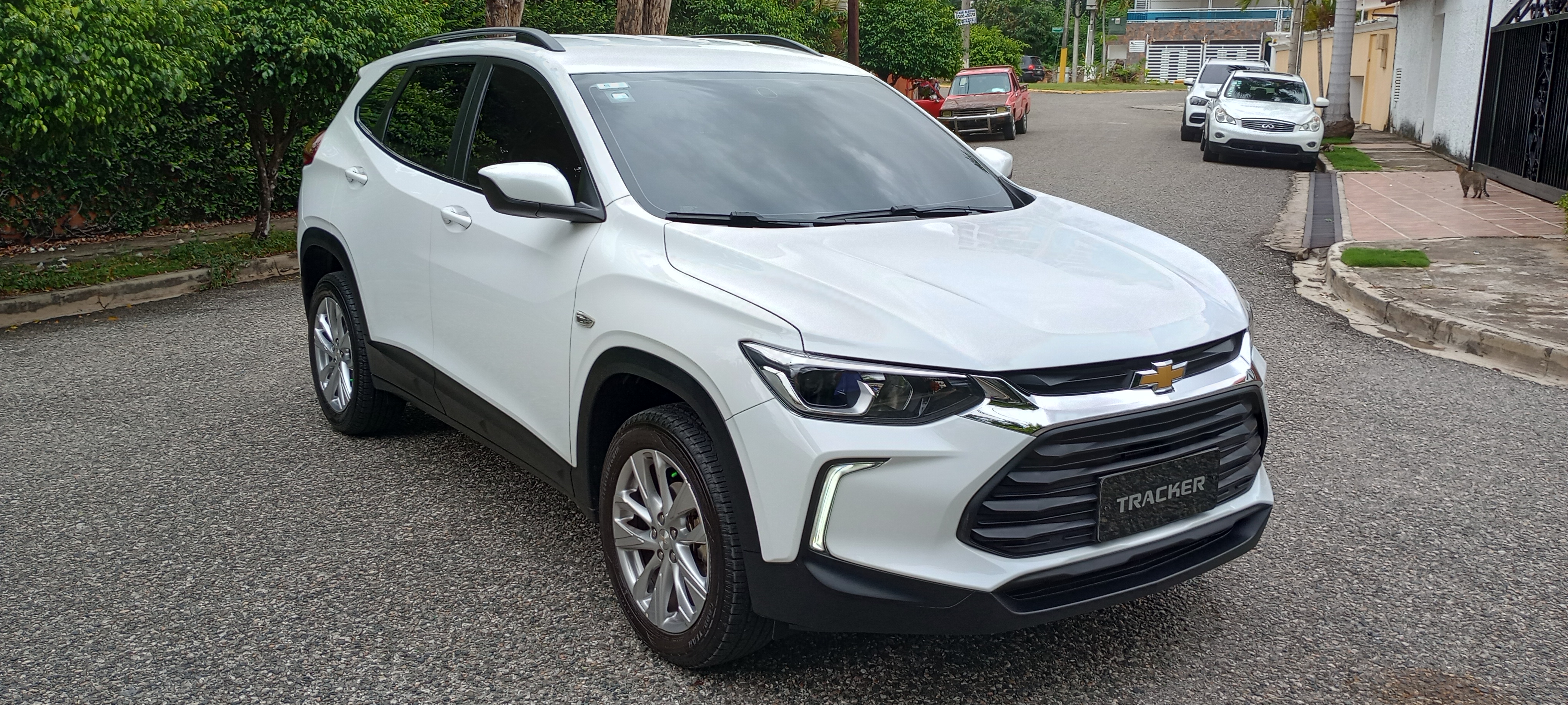 jeepetas y camionetas - CHEVROLET TRACKER LT 2023 con 7021 Kilómetros 0