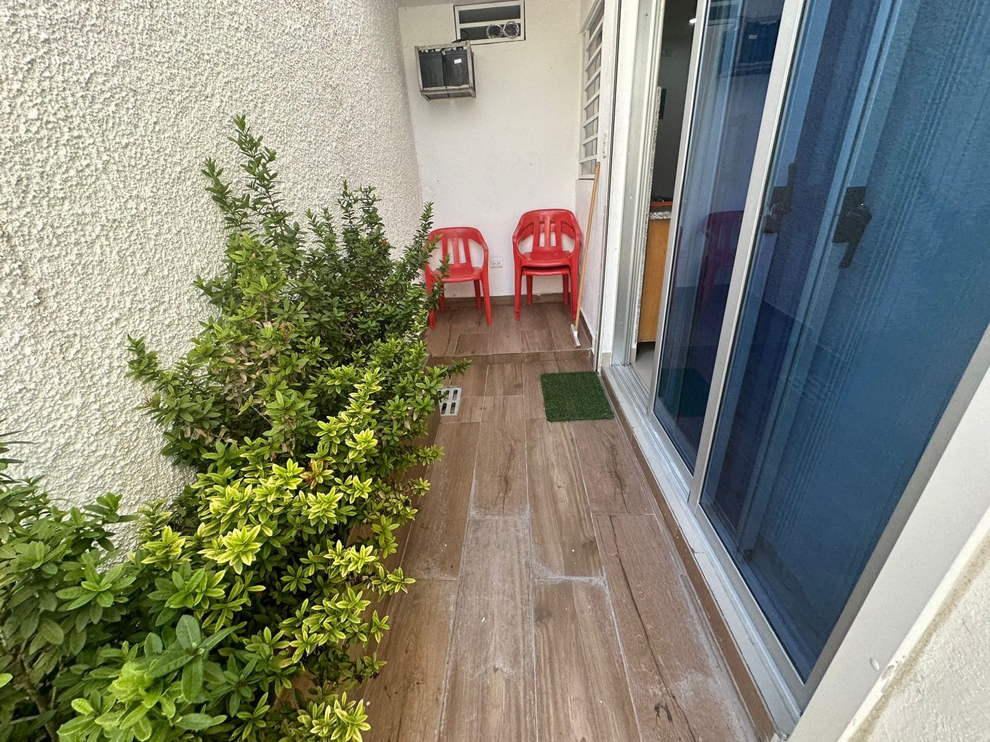 apartamentos - Vendo Independencia primer nivel klm 9 ,
 1