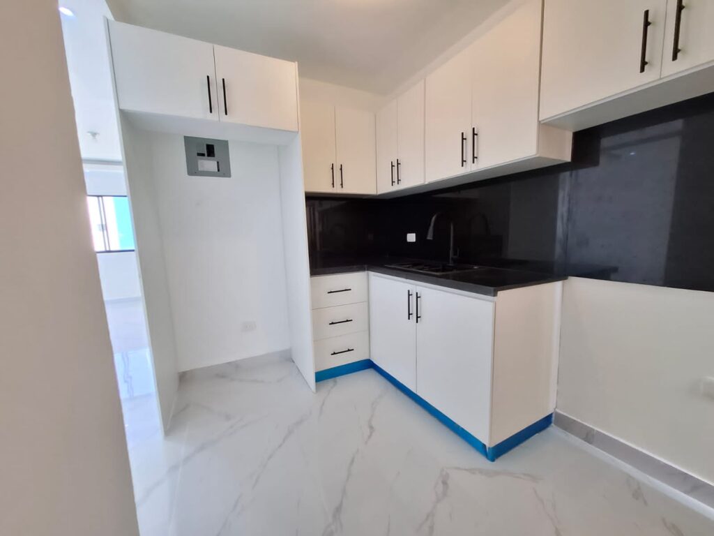apartamentos - 2727- APTO. EN URB. REAL, STO. DGO.  3