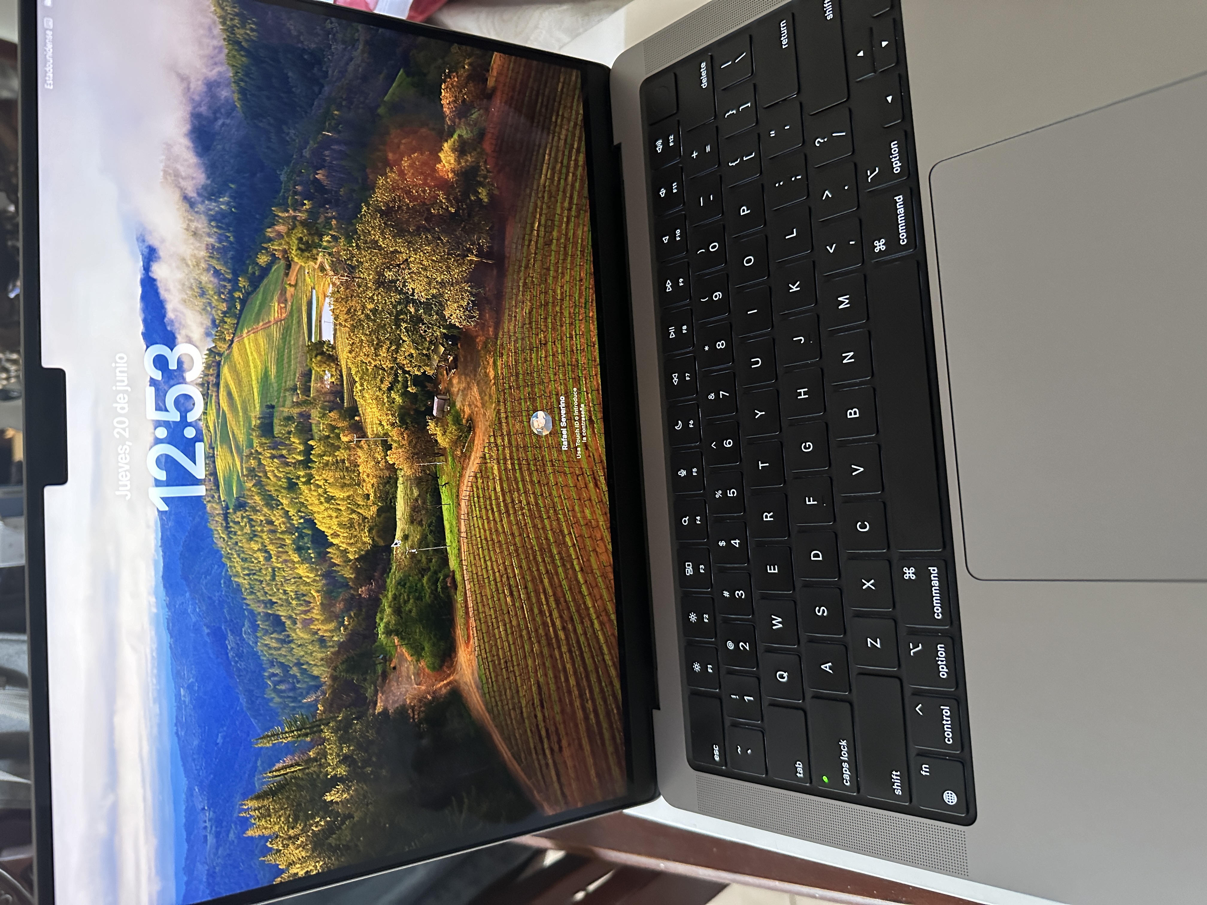 computadoras y laptops - Vendo MacBook Pro, chip M3, 14 inch 